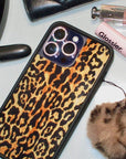 Supporting Image 03 Leopard Love iPhone Case