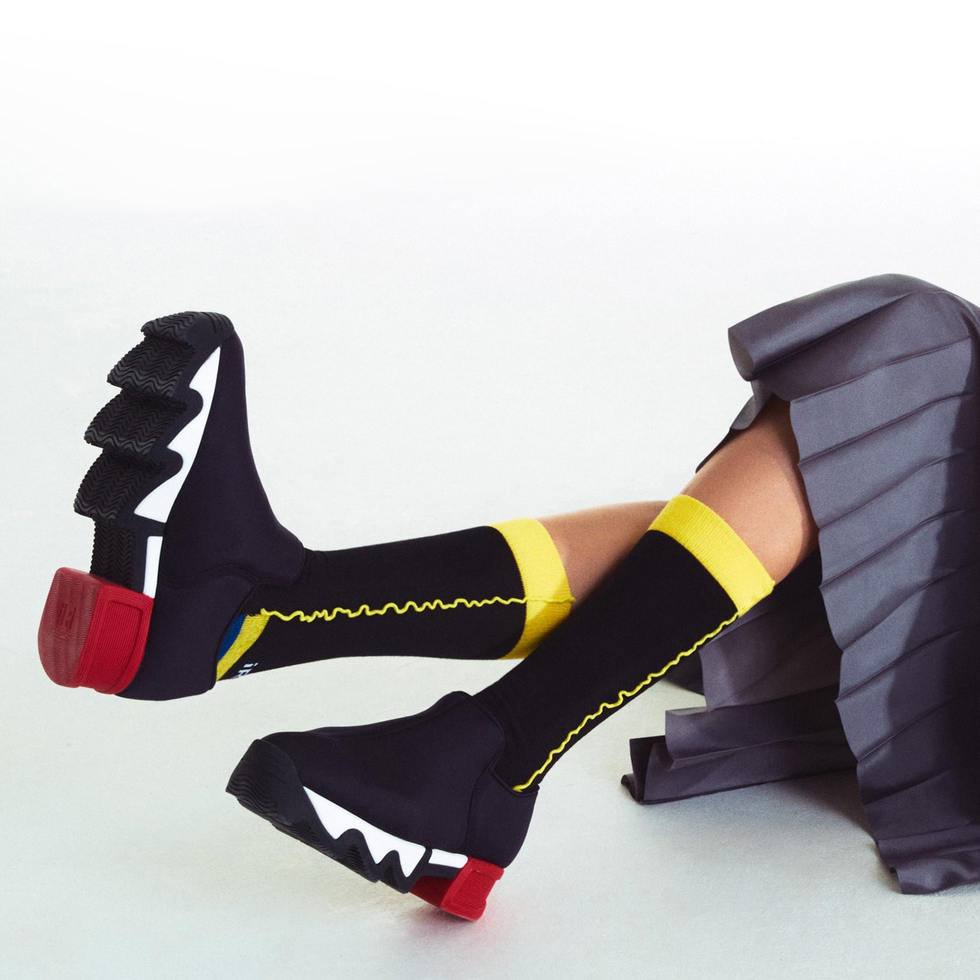 iRi - Wes I Black Red Low Top Sneaker -