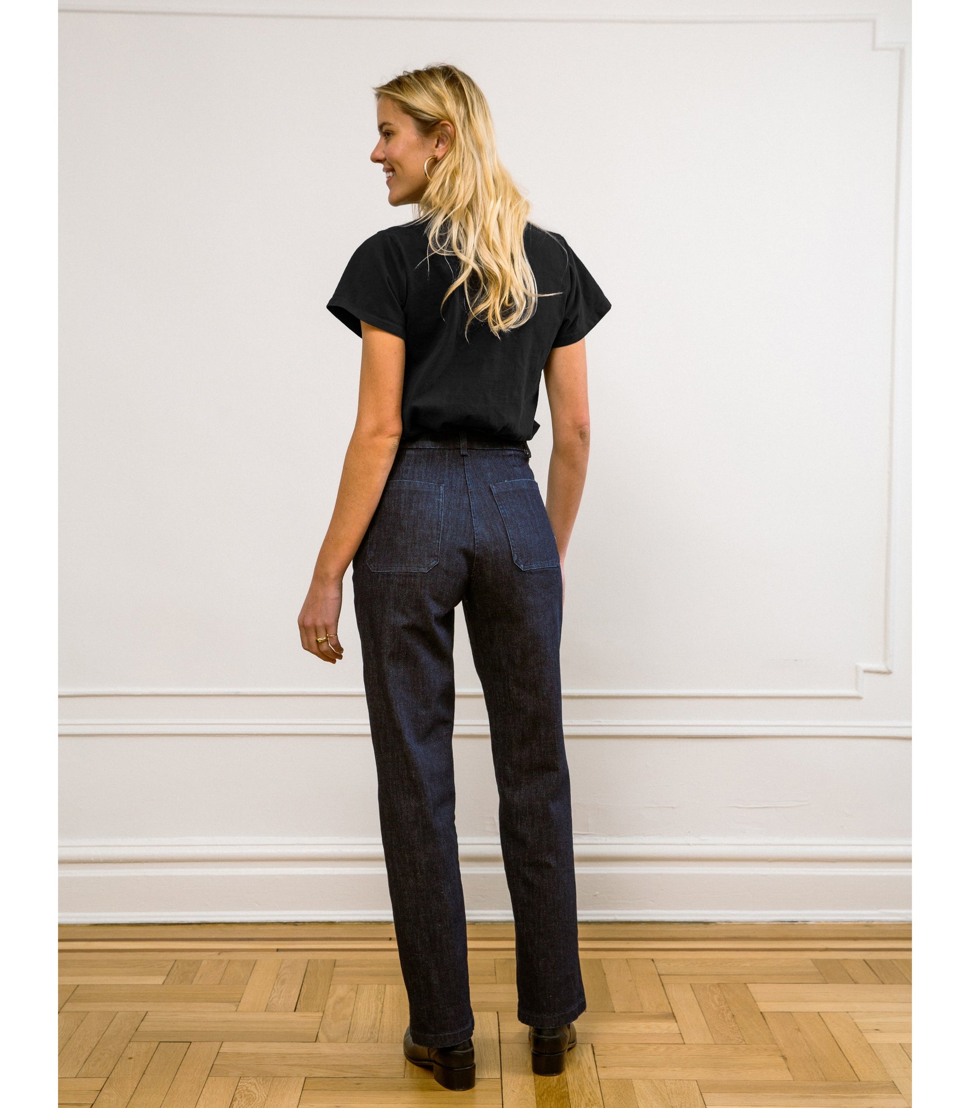 Loup - Hutton Boxy Fitted Tee - Black -