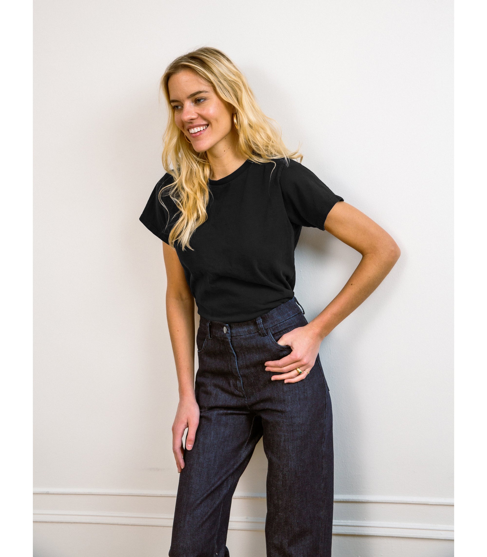 Loup - Hutton Boxy Fitted Tee - Black -