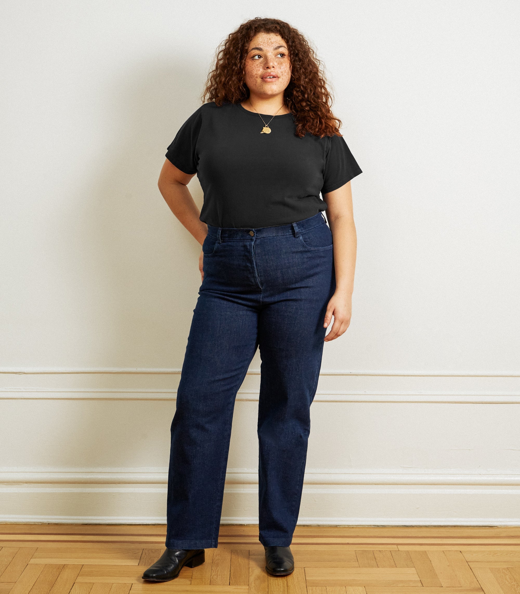 Loup - Hutton Boxy Fitted Tee - Black -