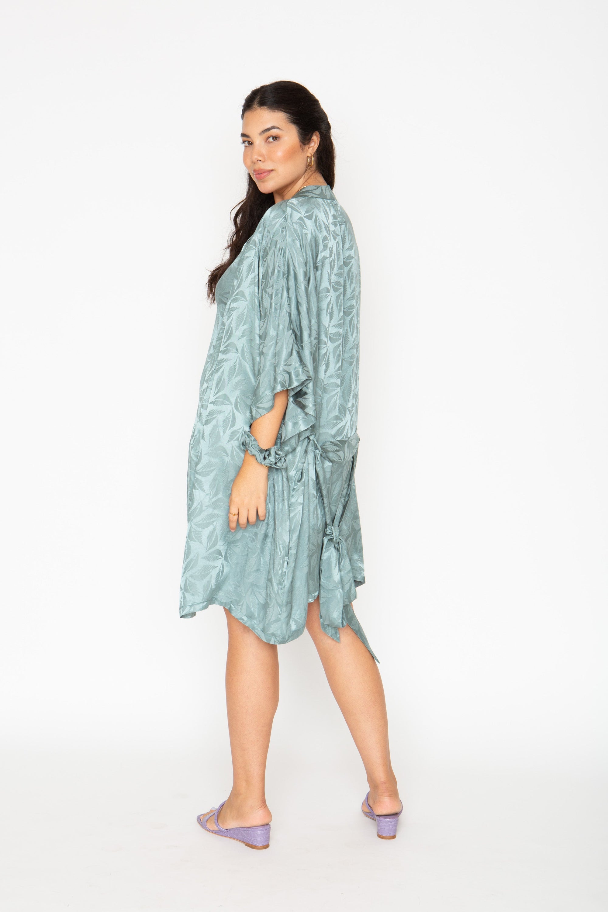 Be Idle - The Short Robe - Sea Foam Palm -