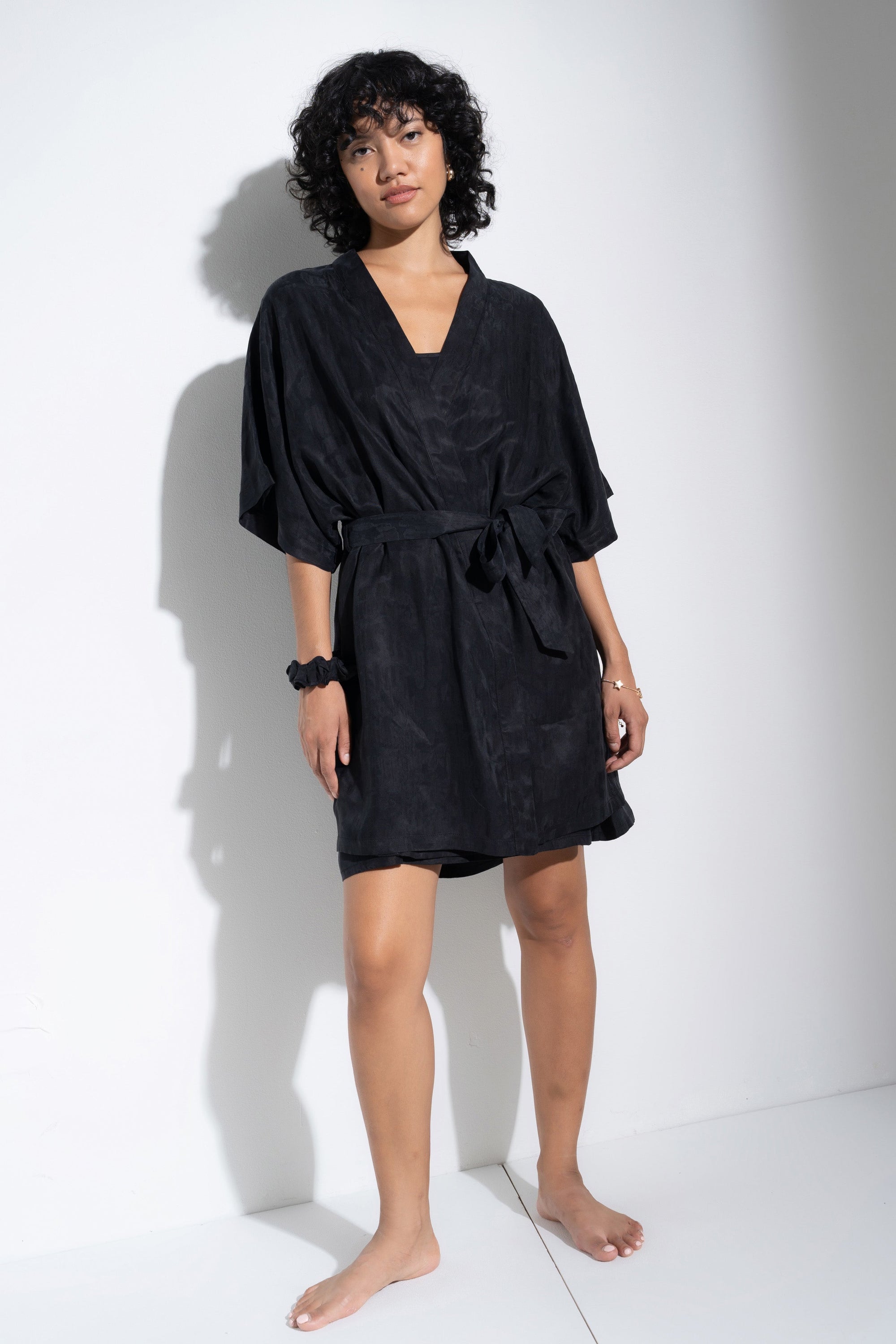Be Idle - The Short Robe - Black -
