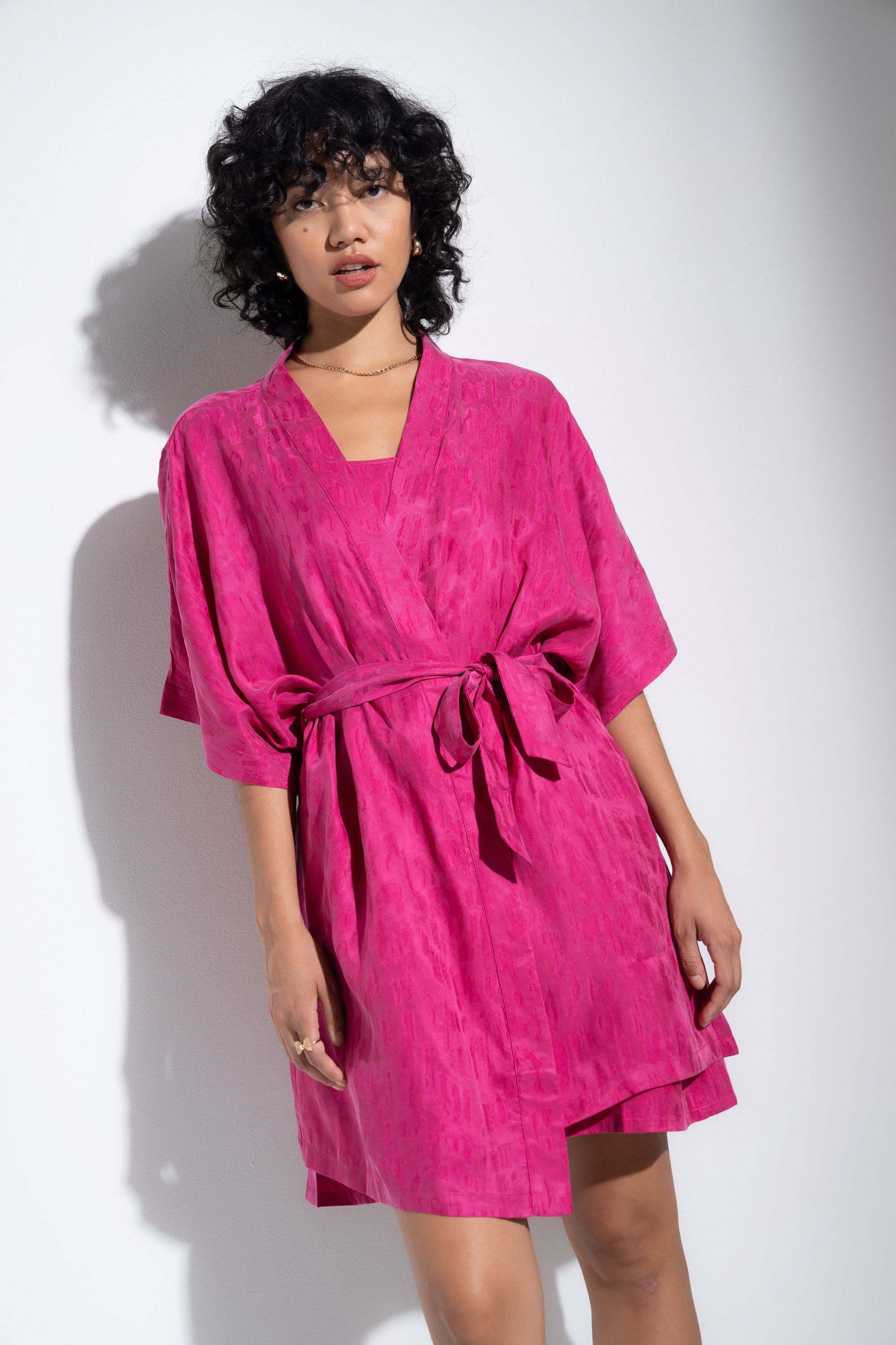 Be Idle - The Short Robe - Magenta -
