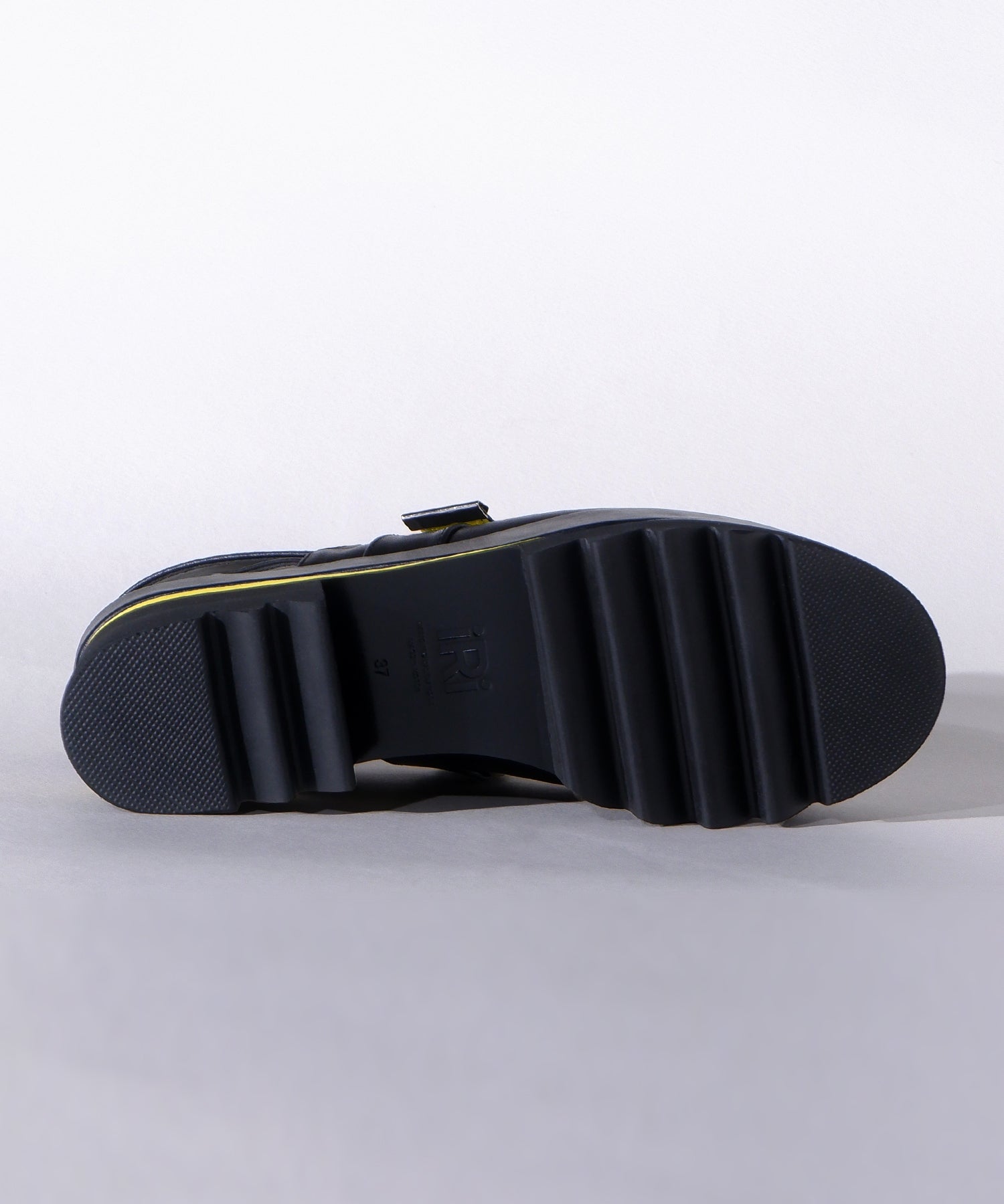 iRi - Daany Black Leather Sandal -