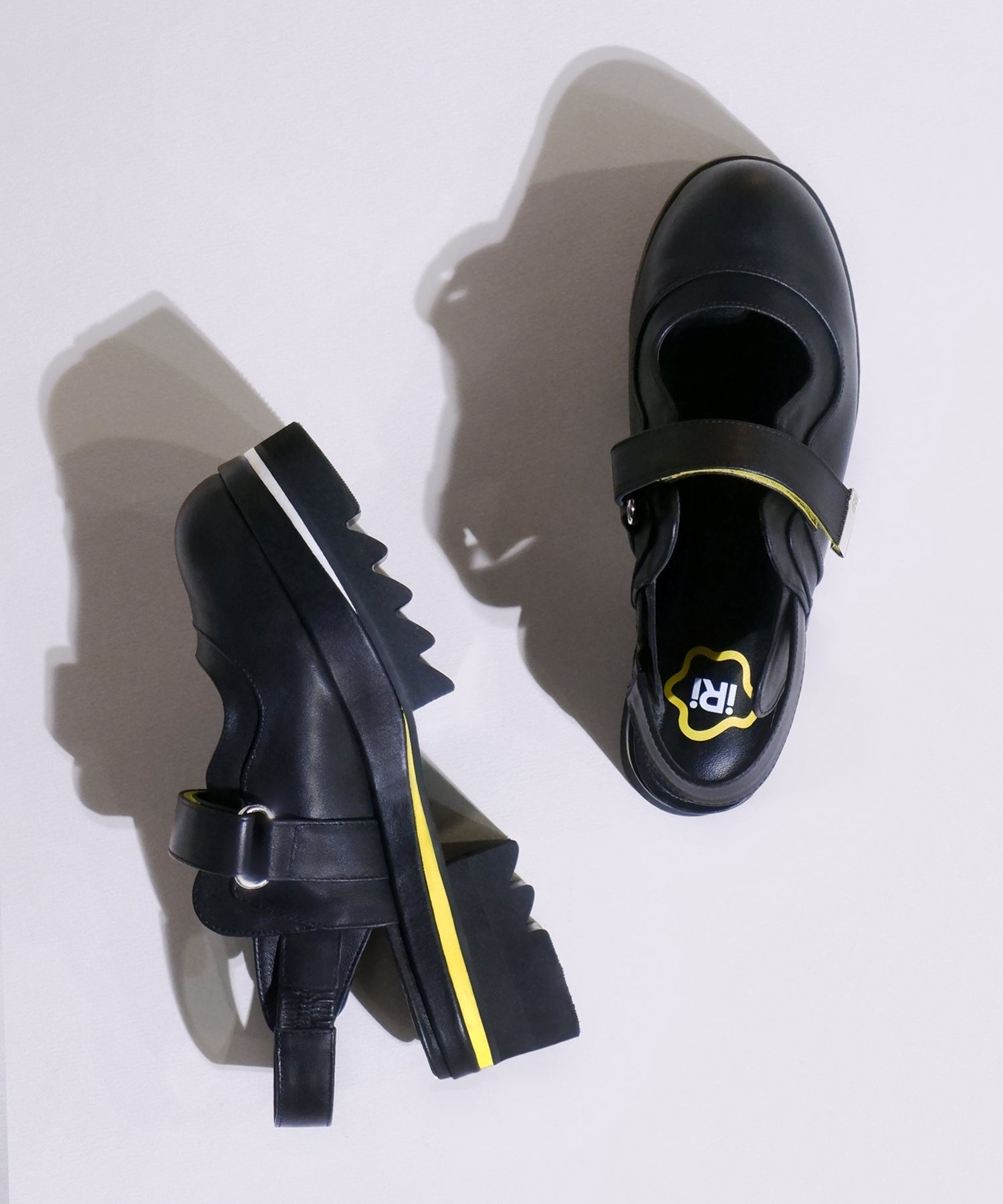 iRi - Daany Black Leather Sandal -