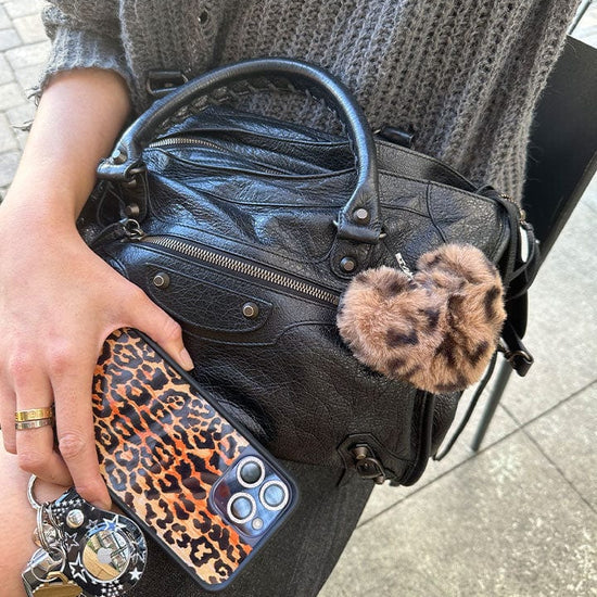 Lifestyle Image 02 Leopard Love iPhone Case