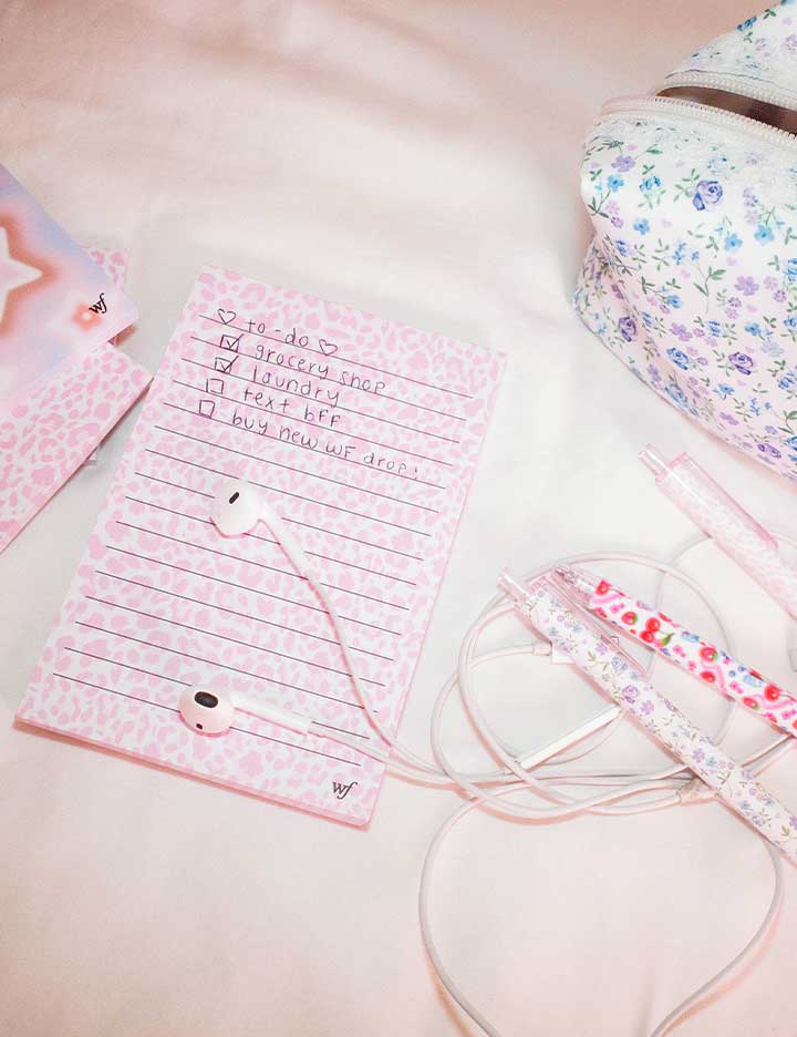 Lifestyle Image 02 Pink Meow Notepads
