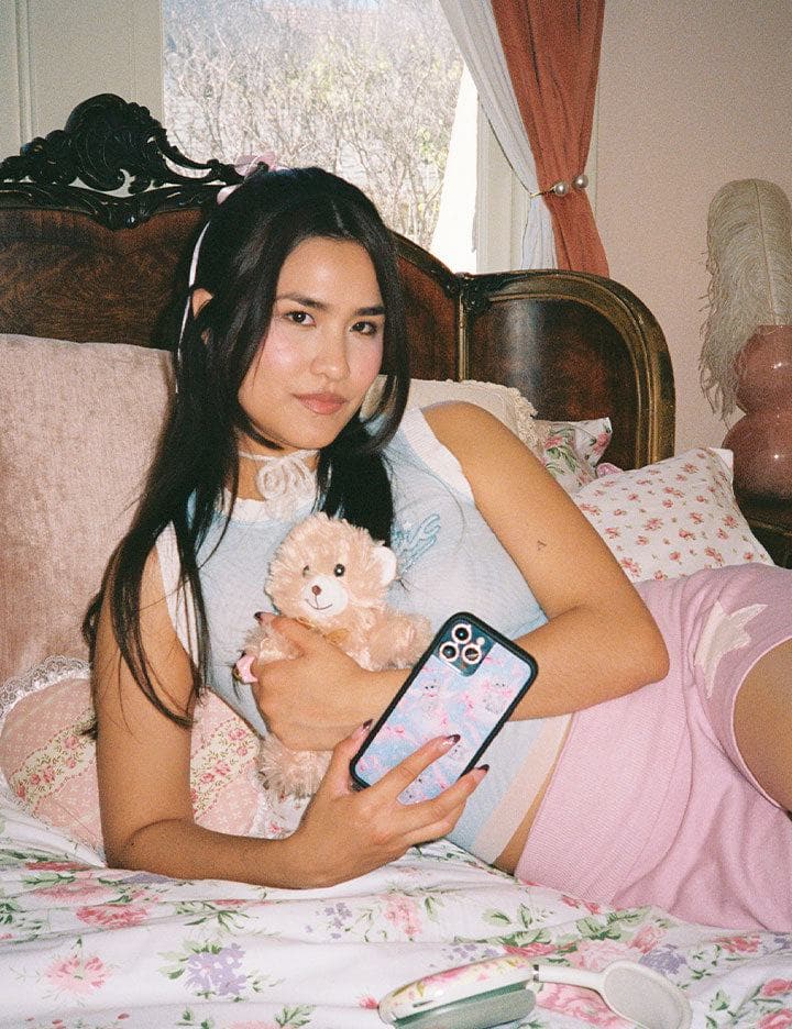 Supporting Image 03 Kitten Around iPhone Case
