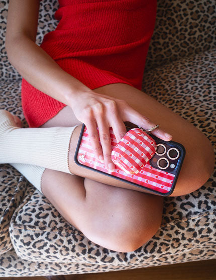 Supporting Image 03 Red Gingham Hearts AirPods