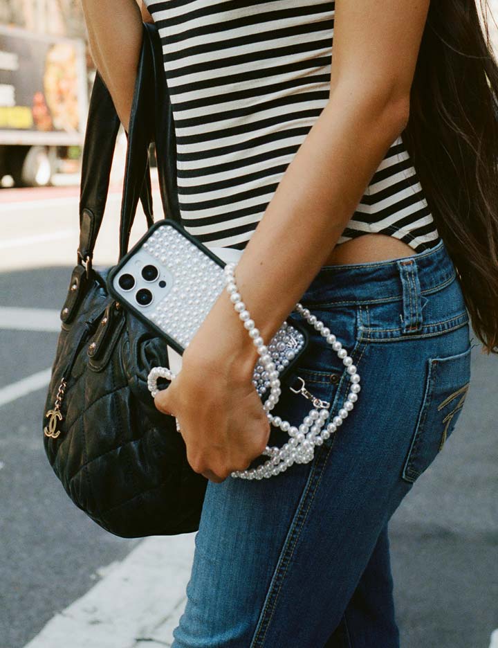 Supporting Image 05 White Peal iPhone Case