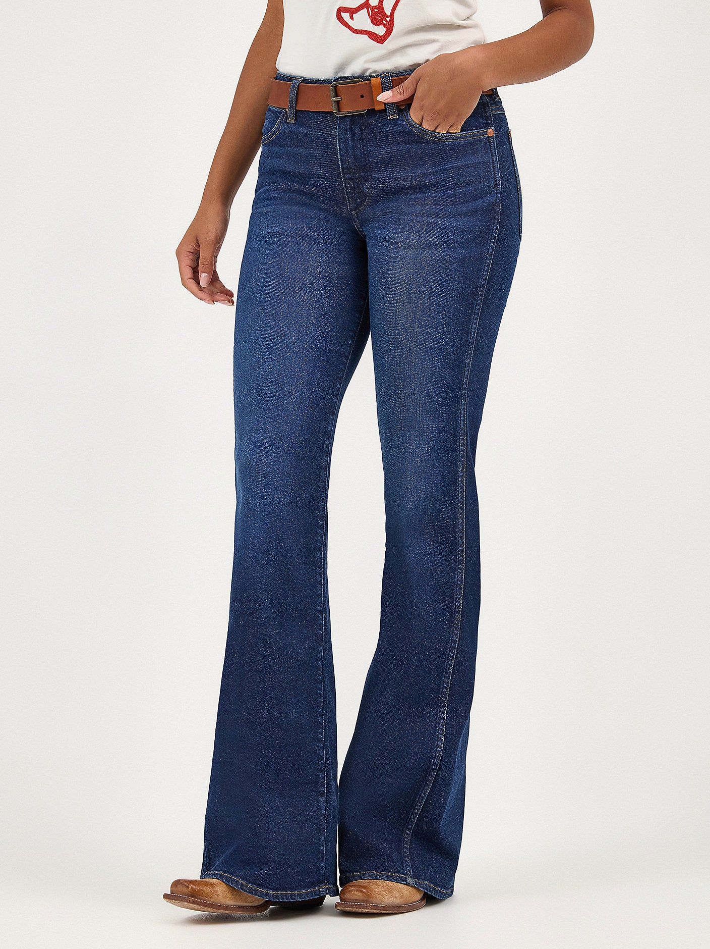 Wrangler - Mid-Rise Flare Jean - Weathered Rinse -