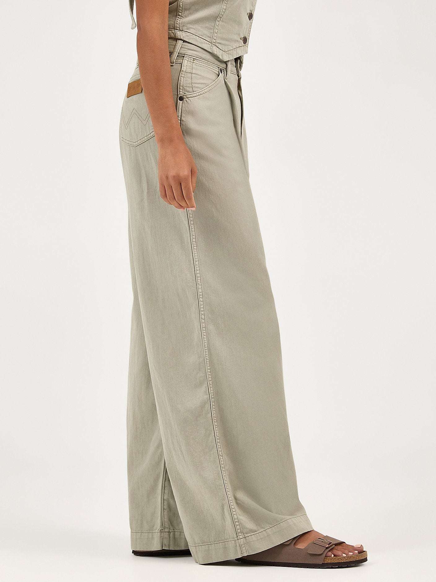 Wrangler - Pleated Trousers - Tea -