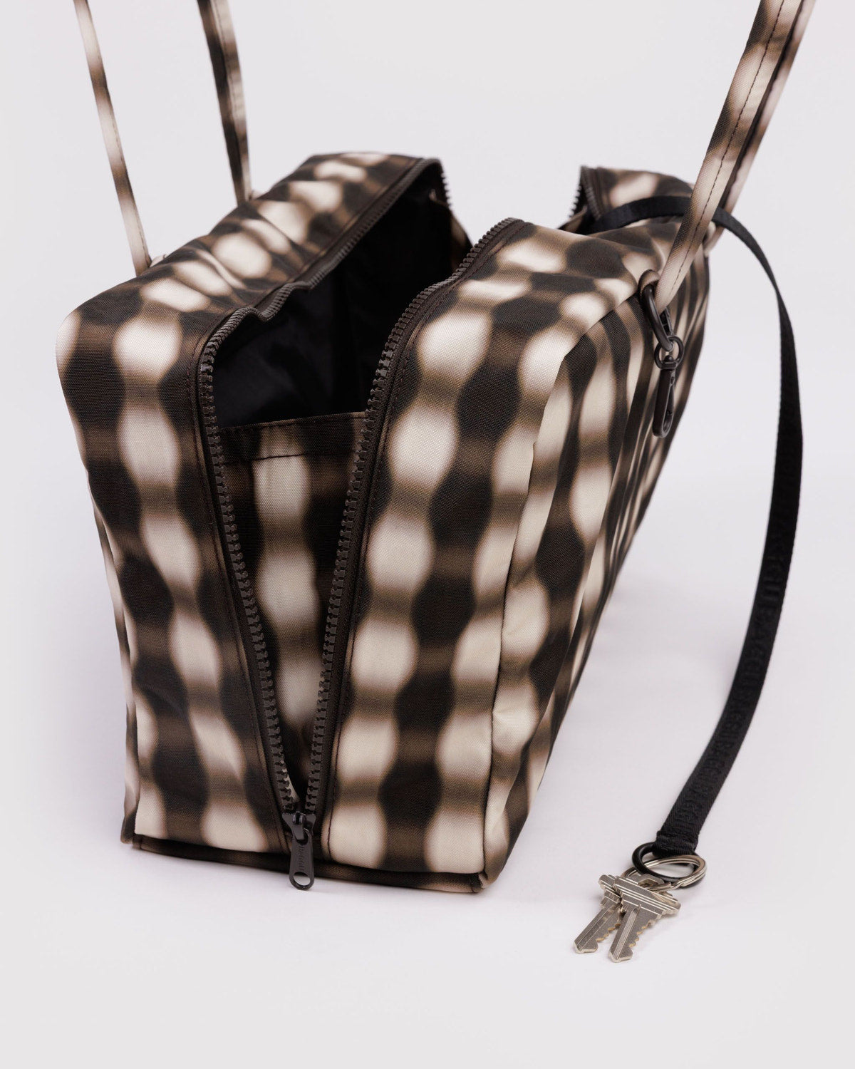 Baggu - Medium Nylon Bowler Bag - Blurred Gingham Brown -