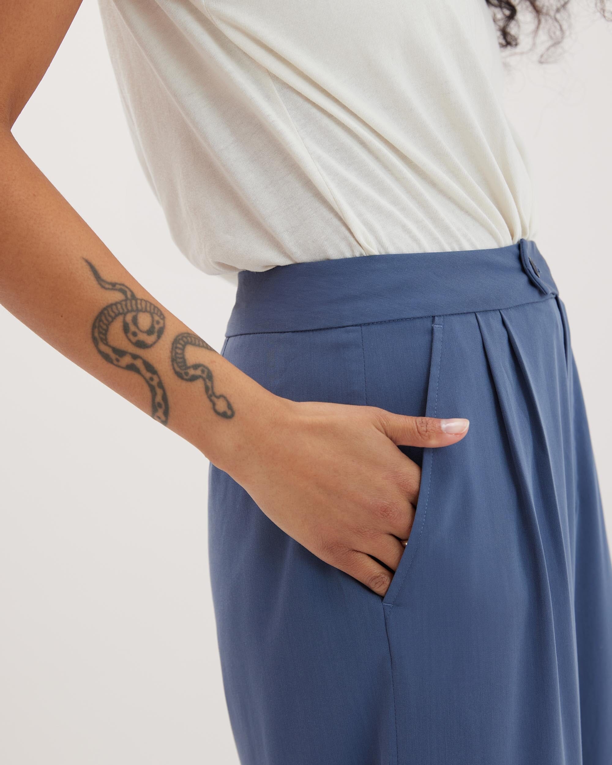 Richer Poorer - Sophia Fluid Wide Leg Trouser - Vintage Indigo -