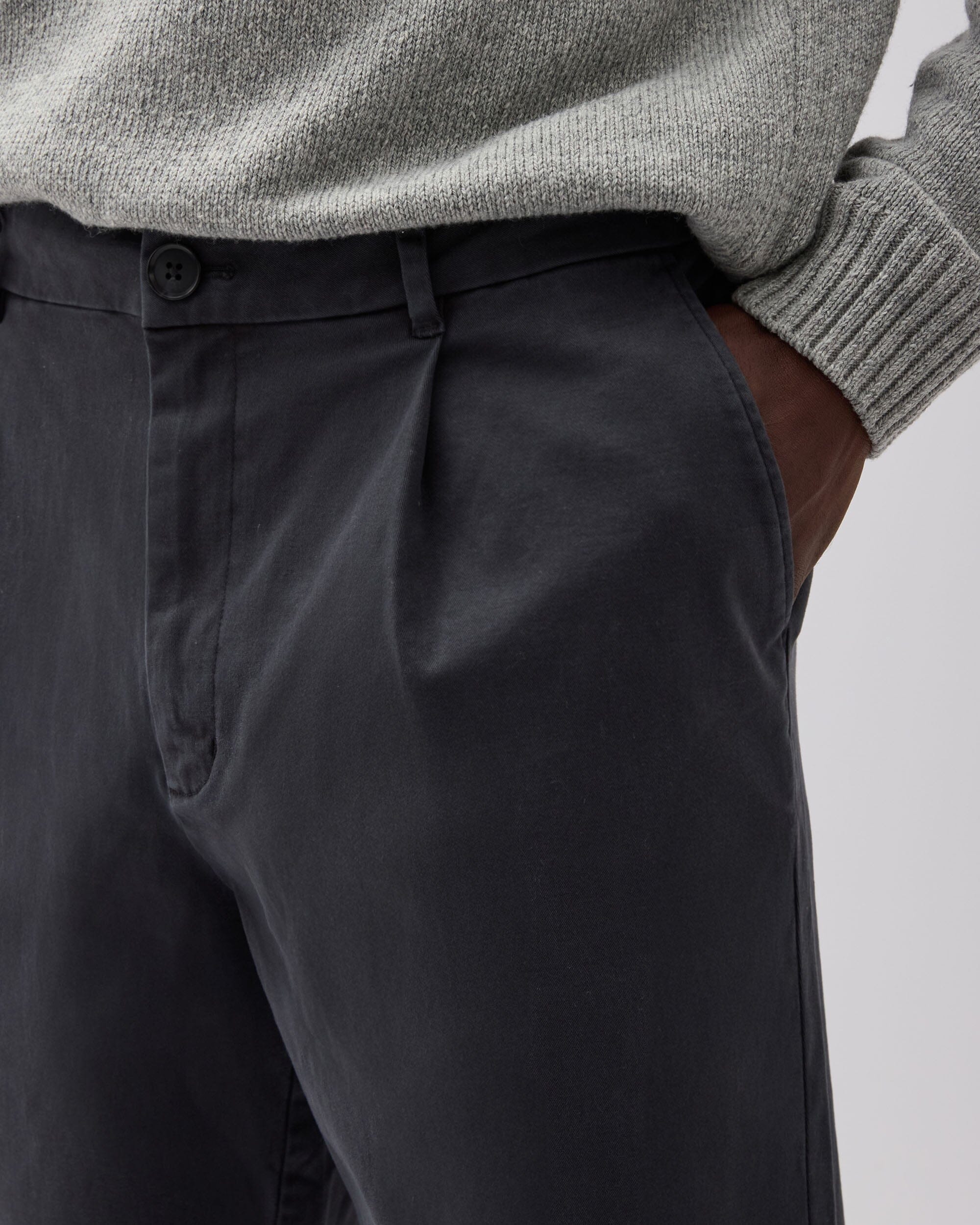 Richer Poorer - Mens Pleated Lightweight Chino - Black -