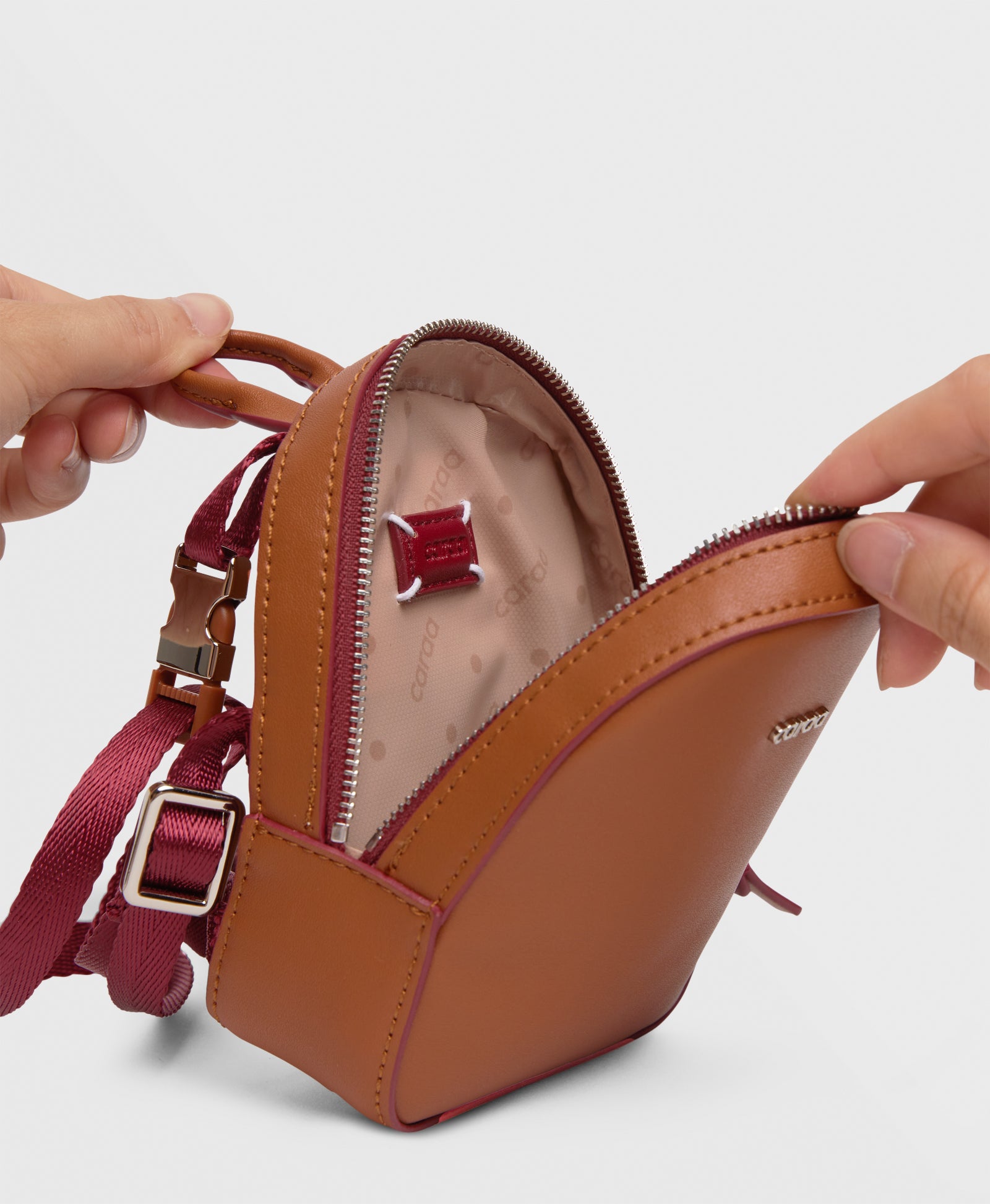 Caraa - Millenial Dog Backpack - Cognac -