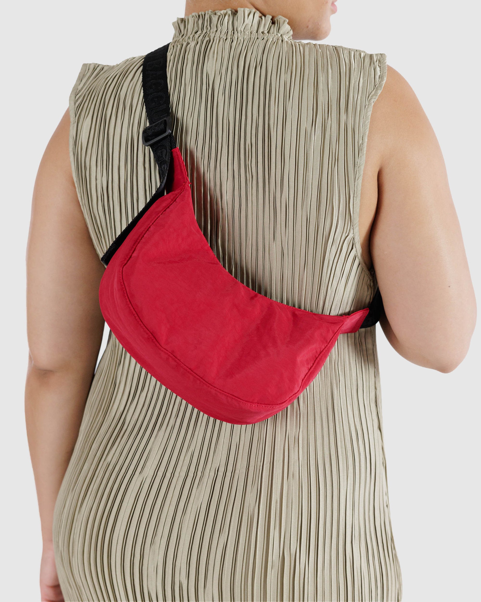 Baggu - Small Nylon Crescent Bag in Candy Apple Red -