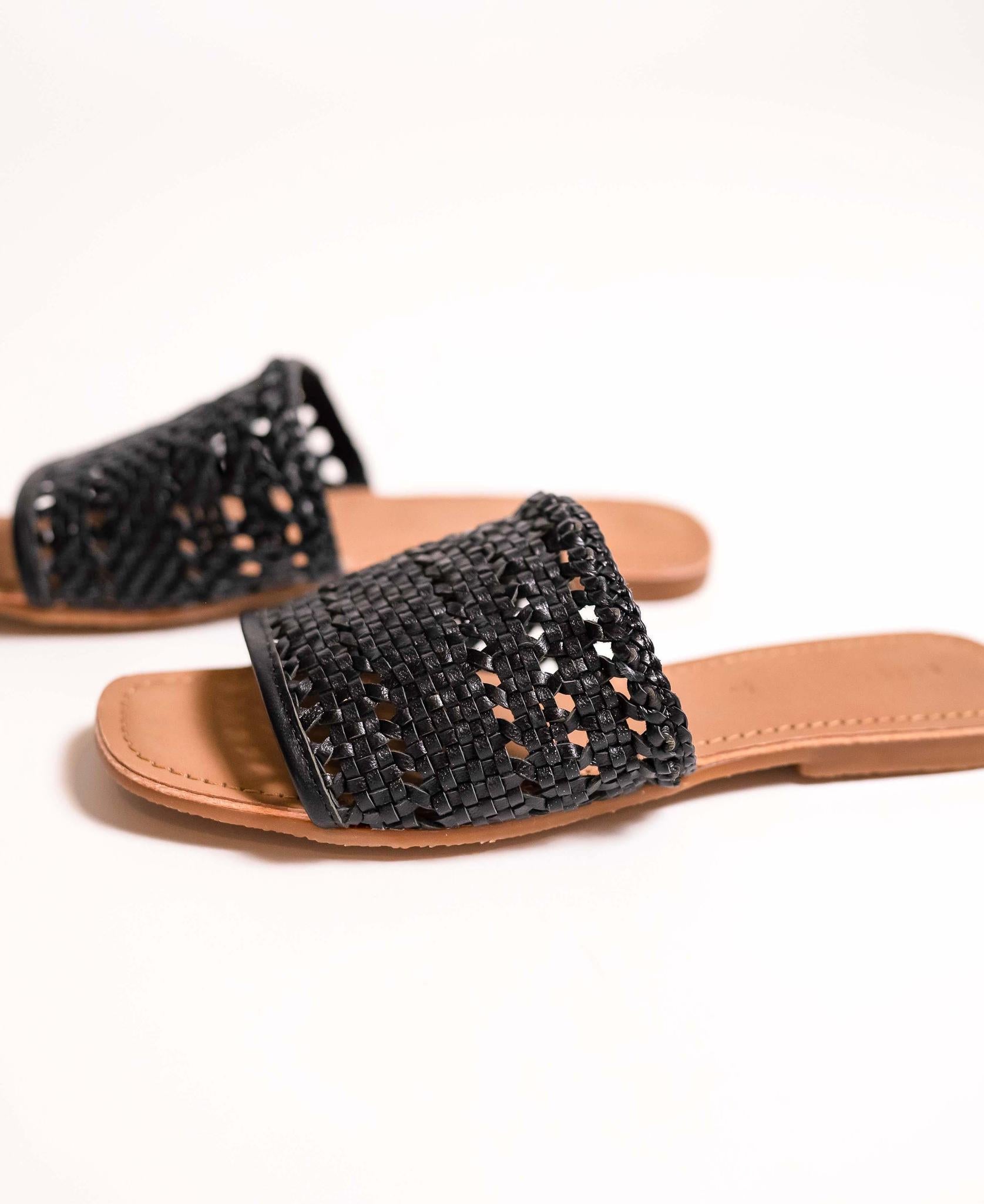 salt + umber - Palm - Black -