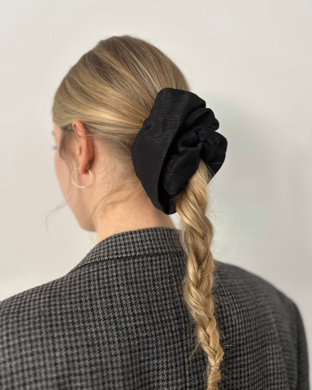 Be Idle - The Big Scrunchie - Black -
