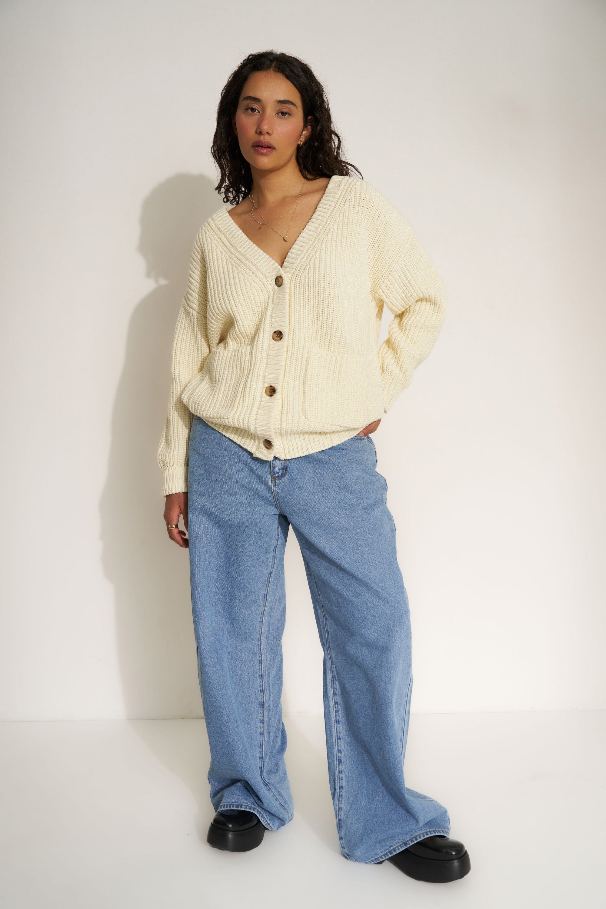 Callahan Knitwear - The Cardigan - Creme -