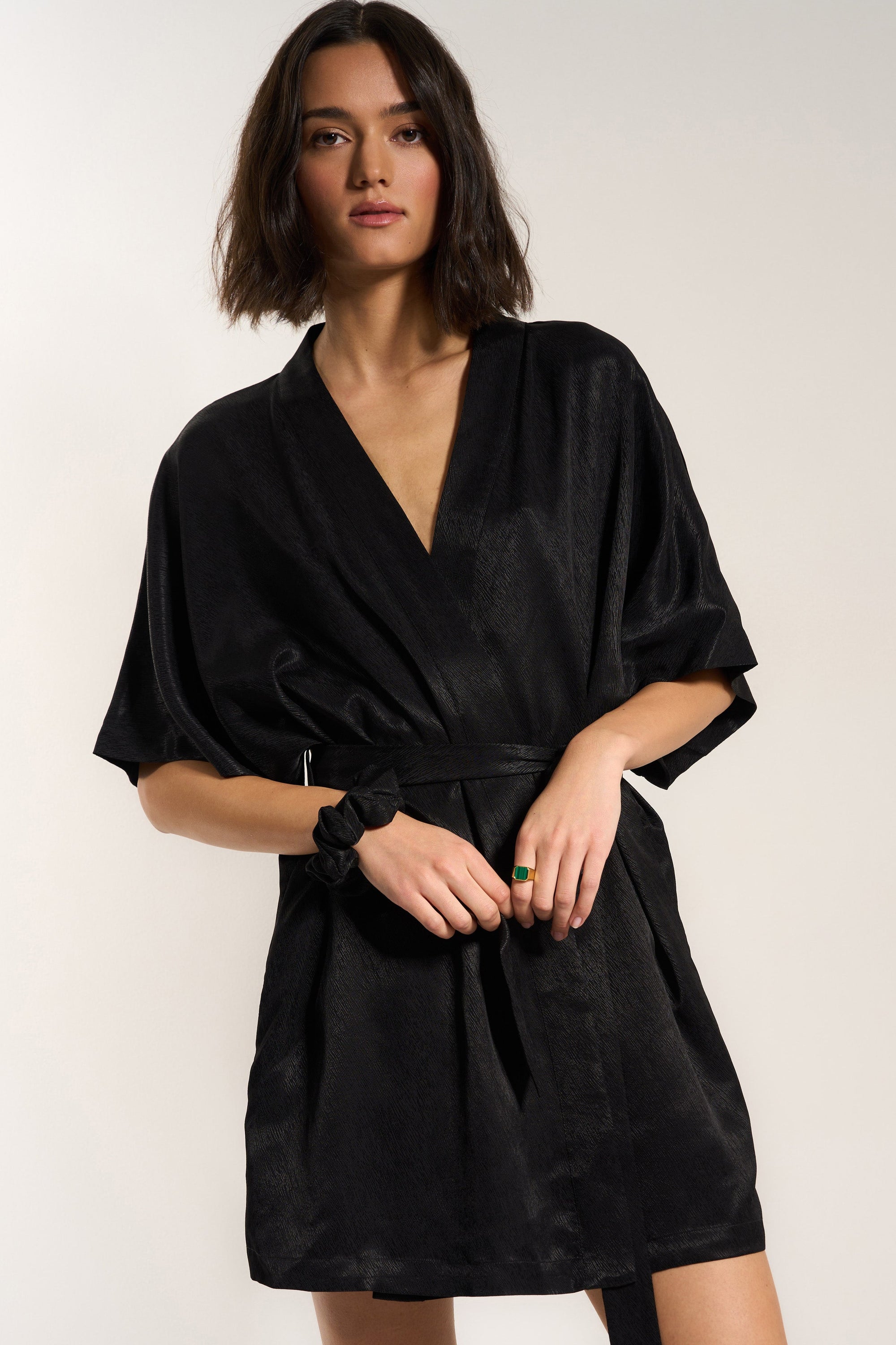 Be Idle - The Short Robe - Black -
