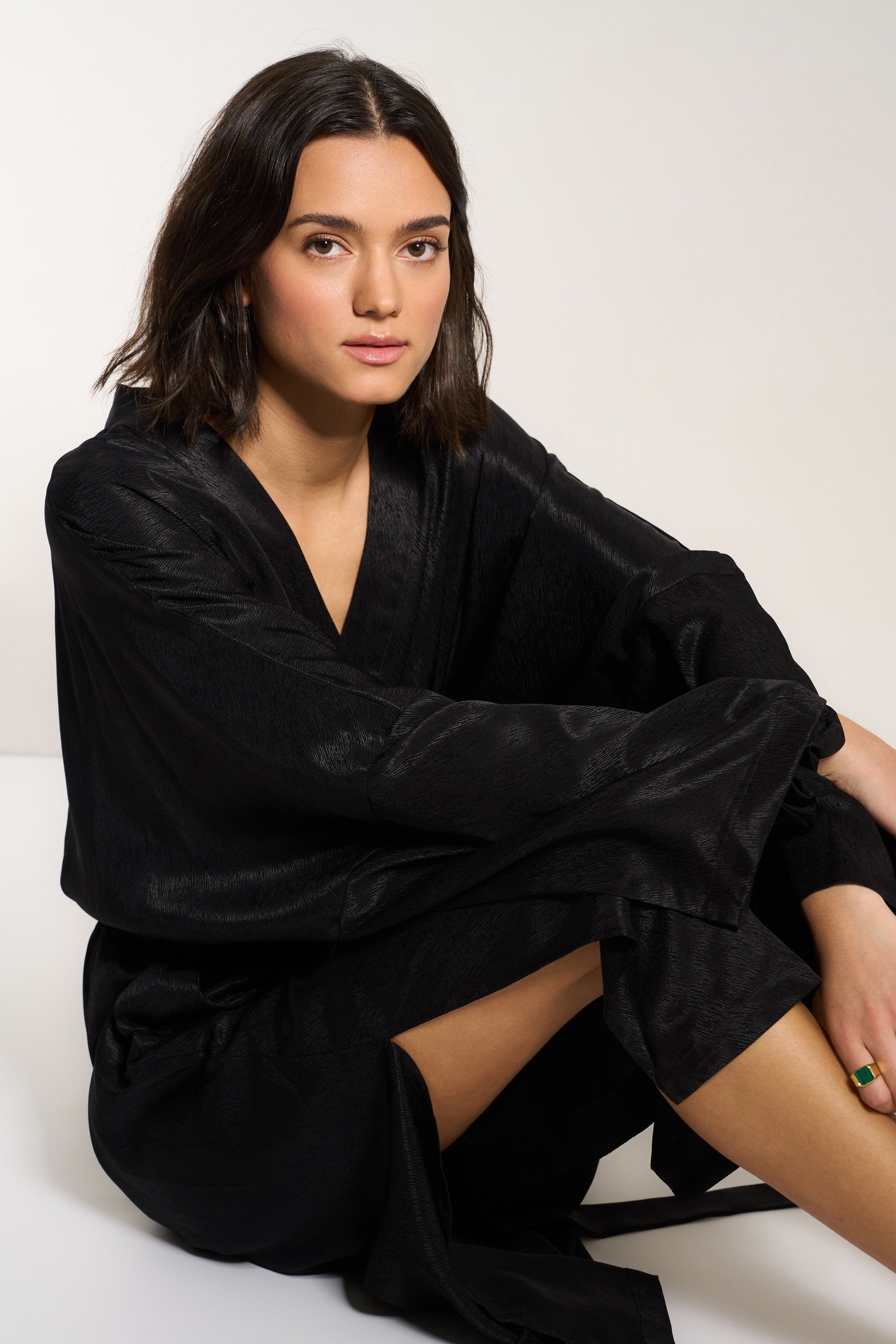 Be Idle - The Long Robe - Black -