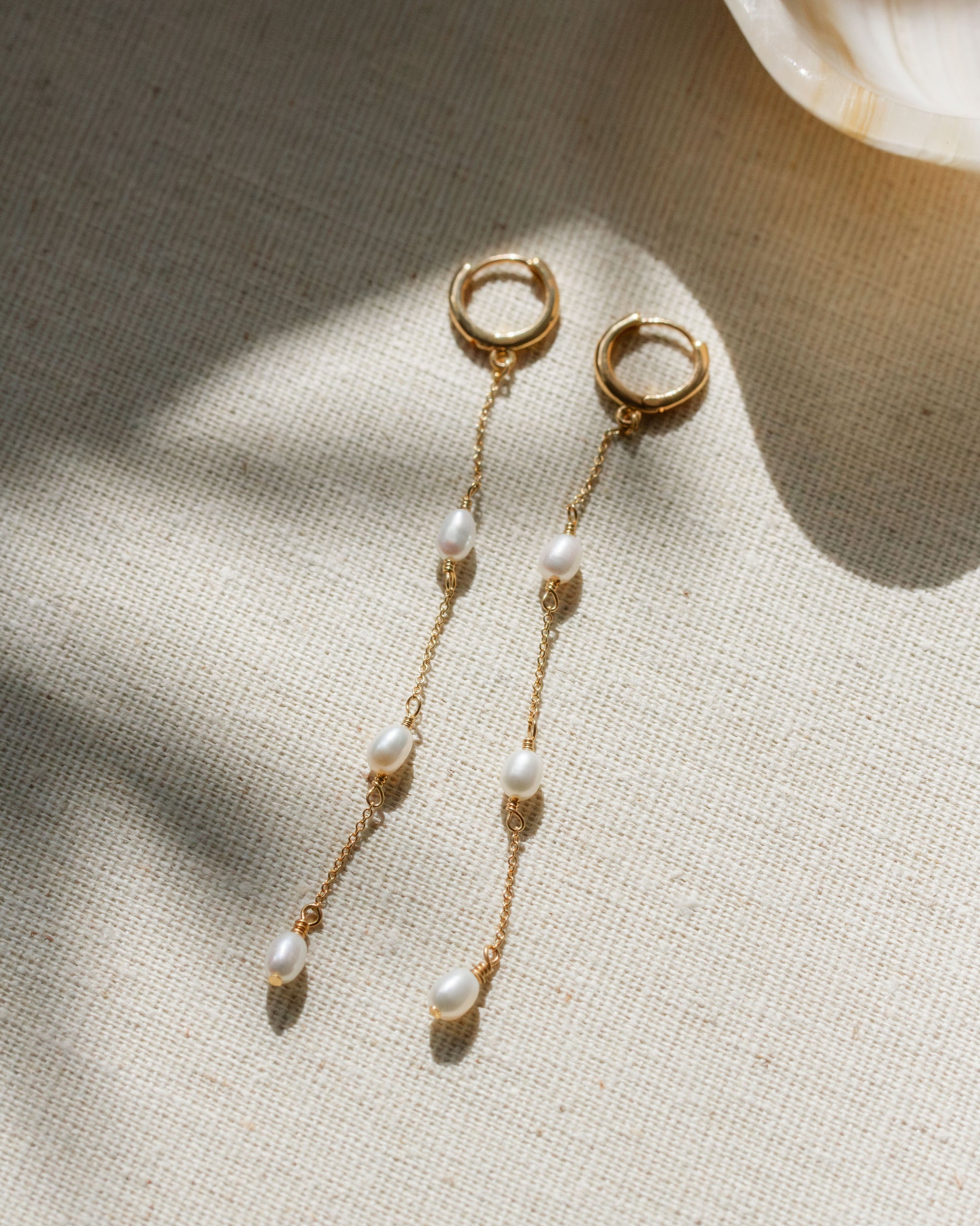 Luna Norte - Stacked Pearl Huggie Hoop Earrings - Gold -