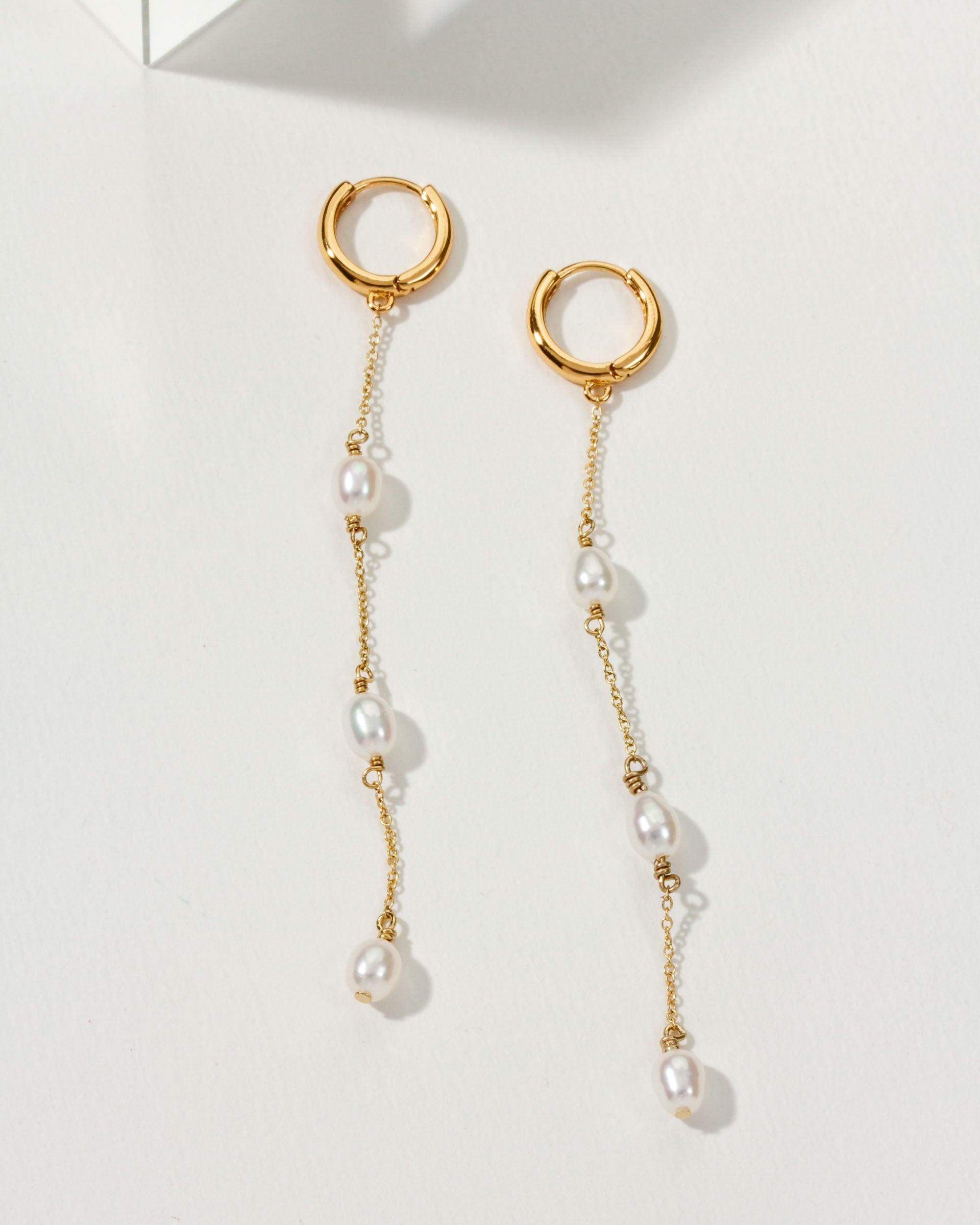 Luna Norte - Stacked Pearl Huggie Hoop Earrings - Gold - White