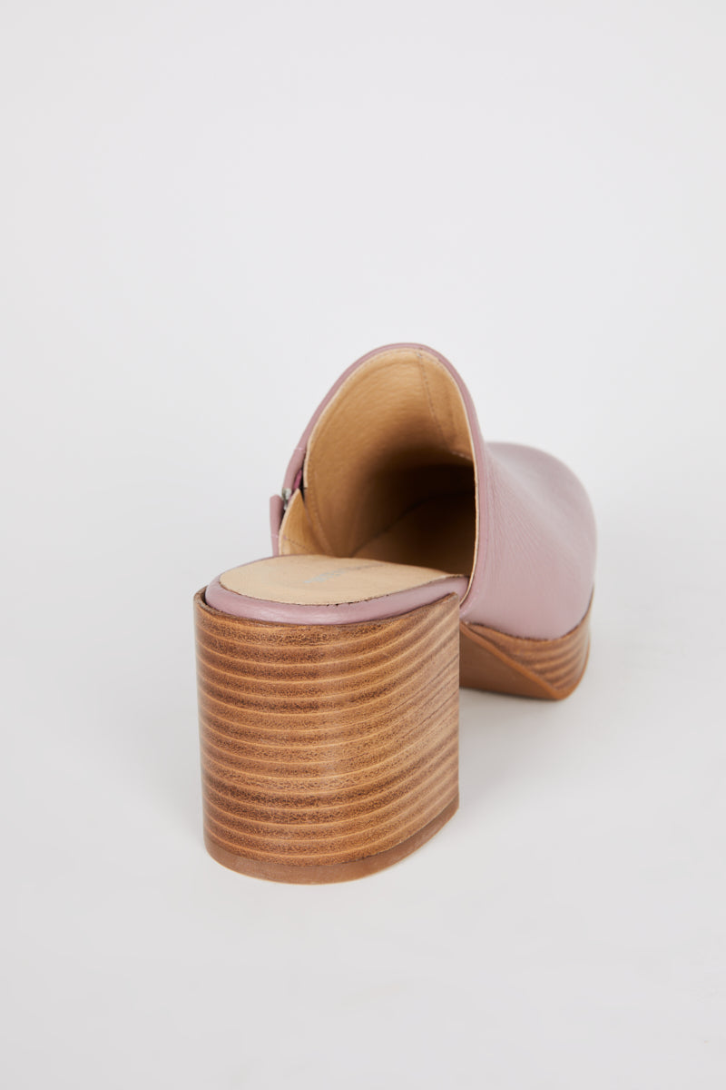 Facts Leather Platform Clog