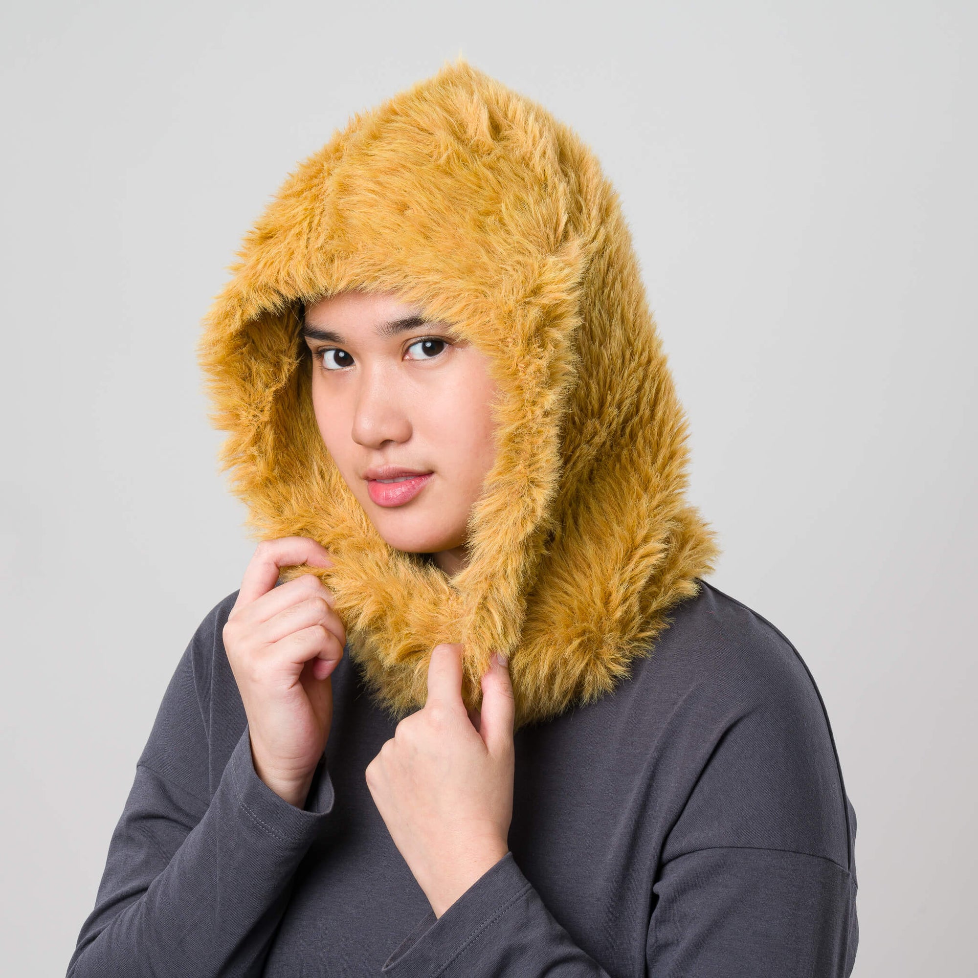 Verloop - Faux Fur Knit Hood -