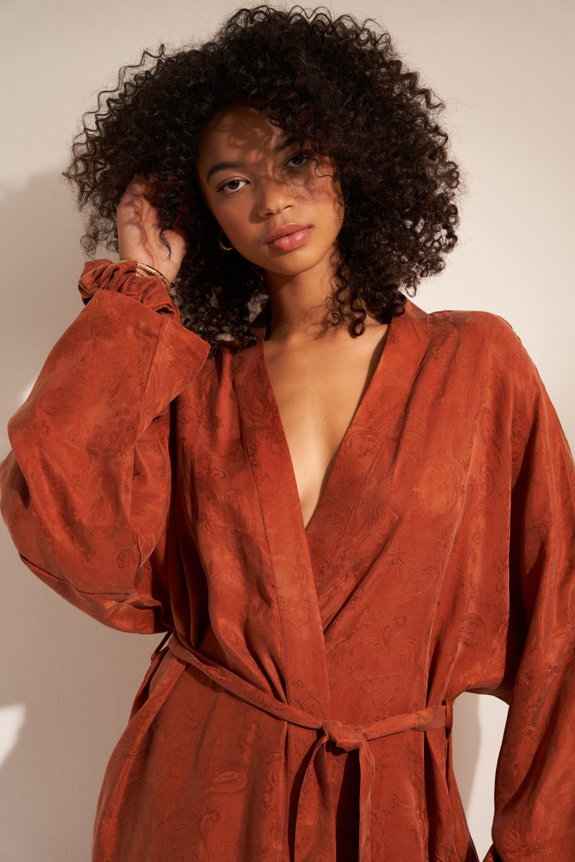 Be Idle - The Long Robe - Cinnamon -