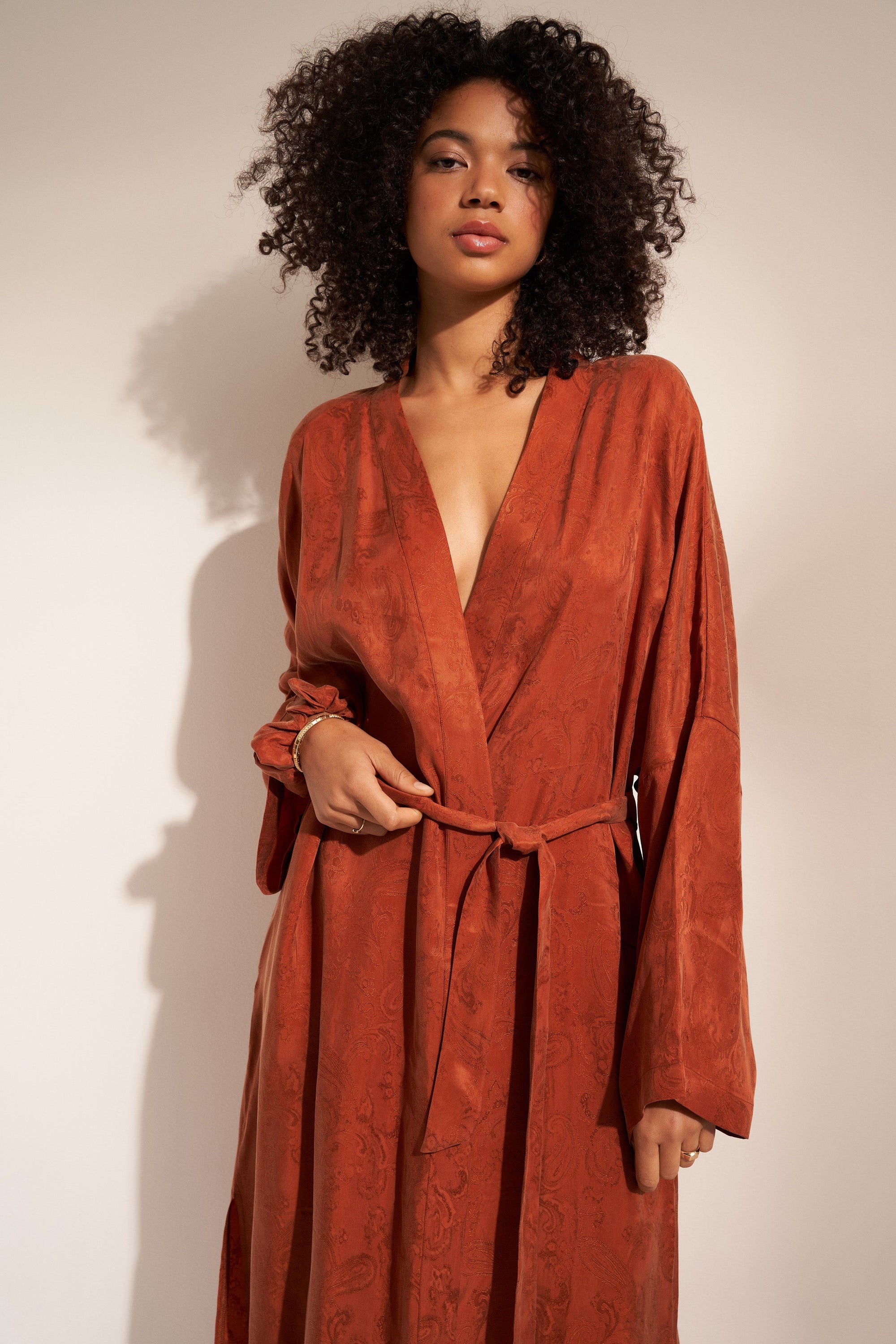 Be Idle - The Long Robe - Cinnamon -