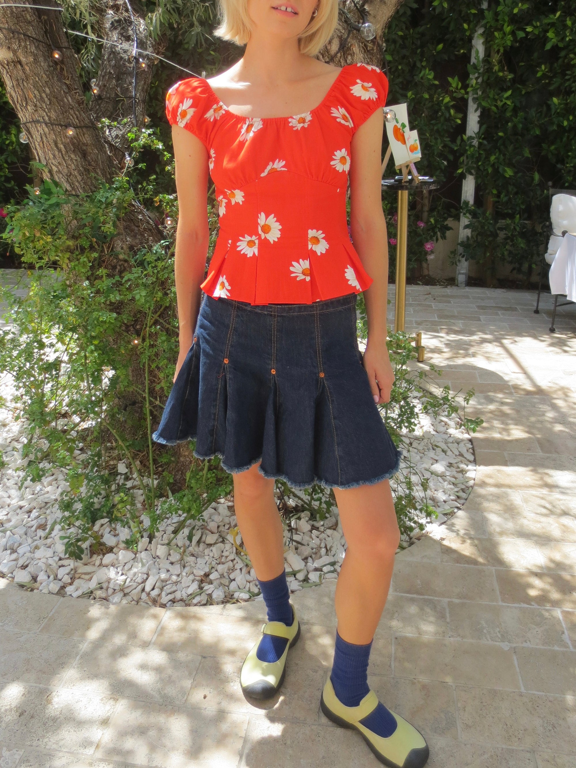 Lisa Says Gah - Pat Top - Red Daisy -
