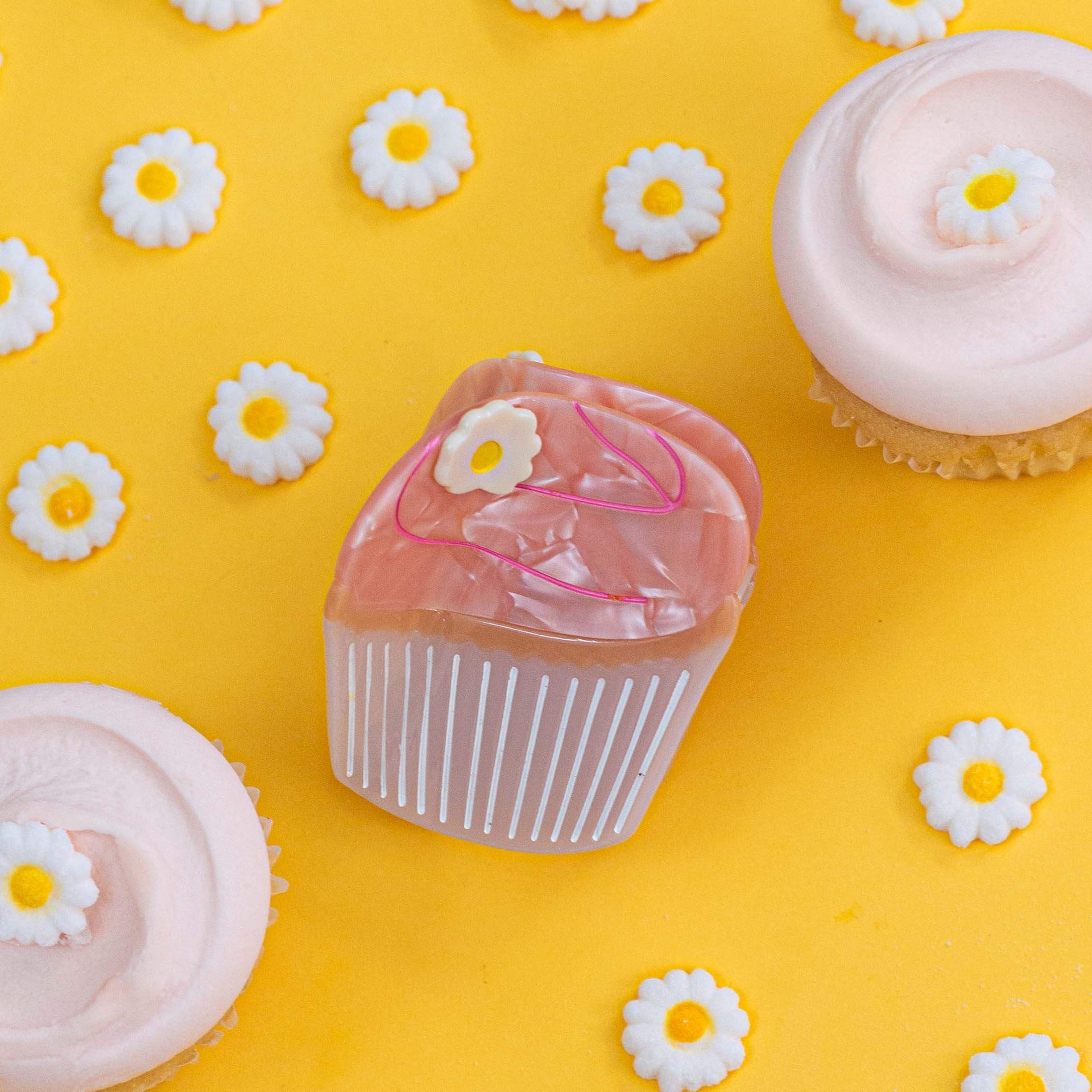 Jenny Lemons - Midi Carrie Cupcake Hair Claw Clip -