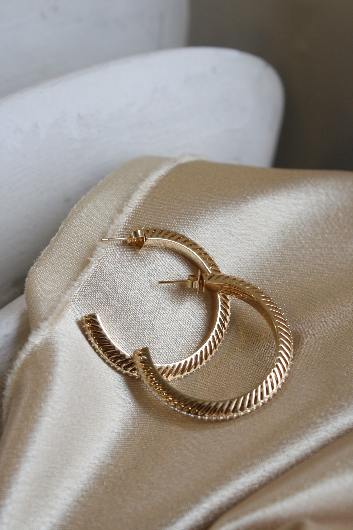 Leeada - Sunset Hoops -