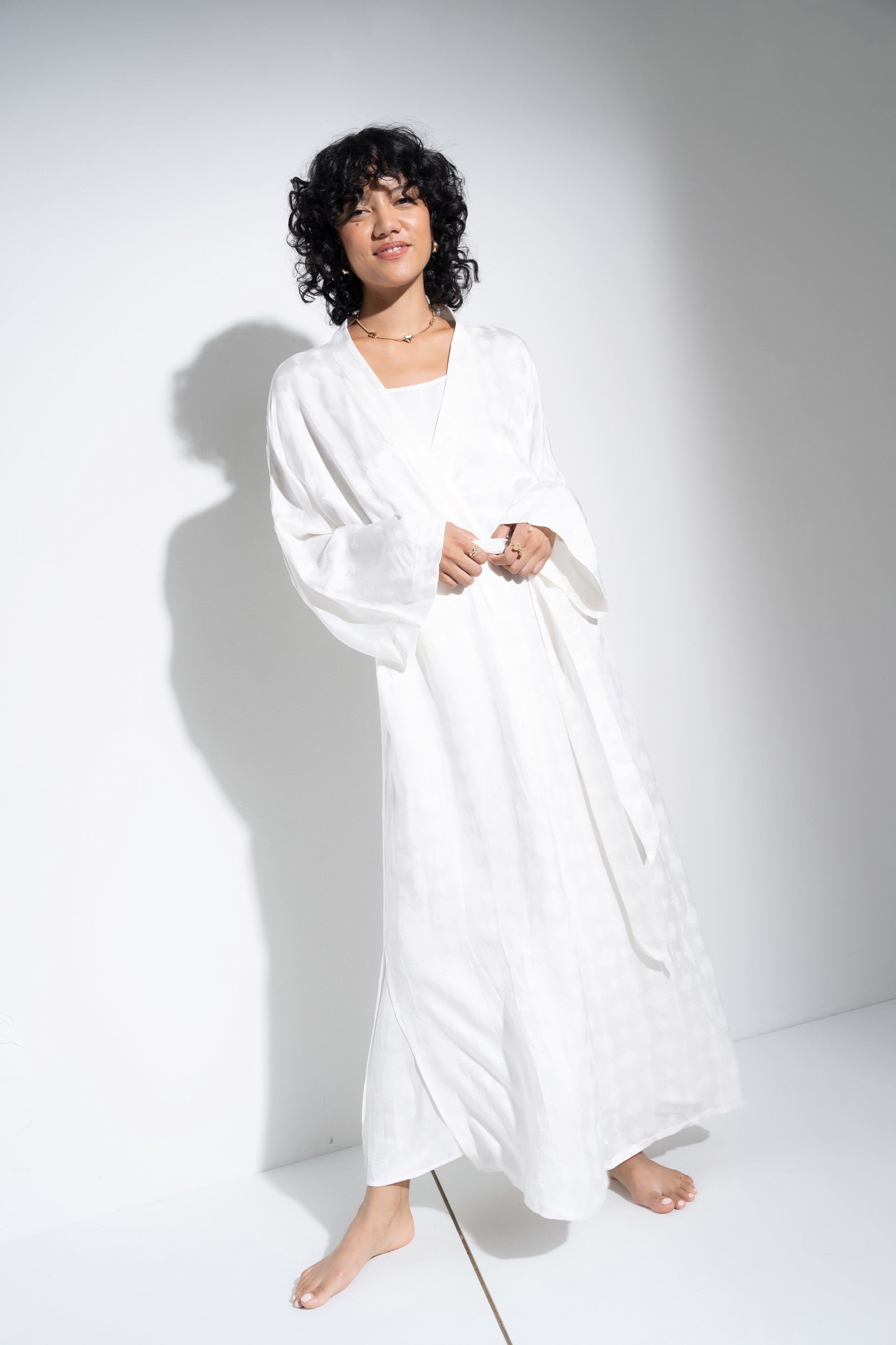 Be Idle - The Long Robe - White -