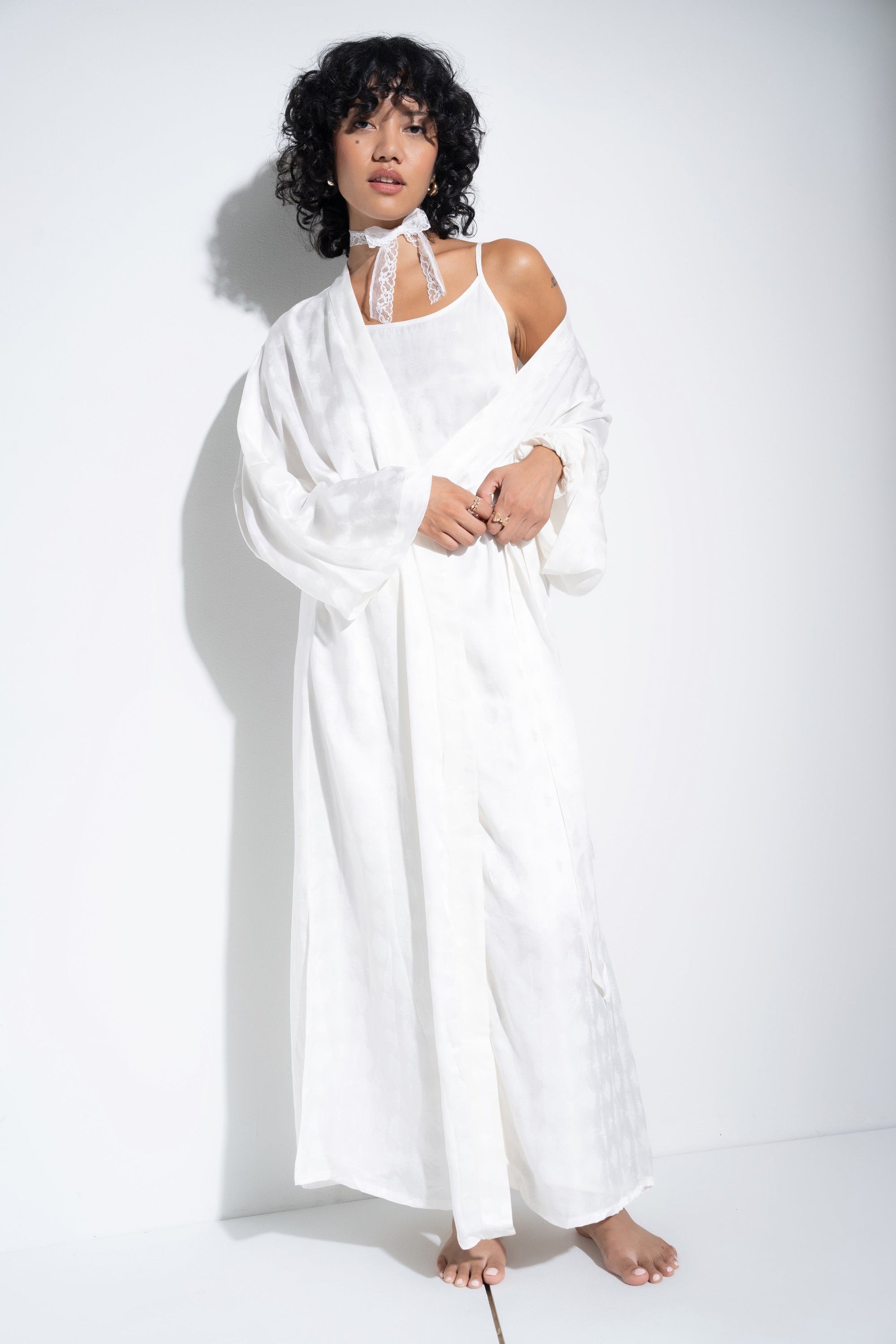Be Idle - The Long Robe - White -
