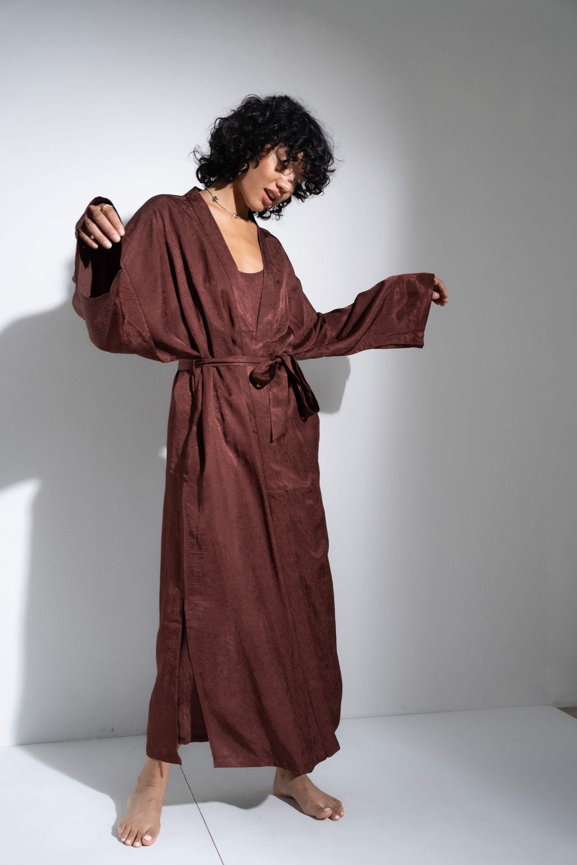 Be Idle - The Long Robe - Brown -