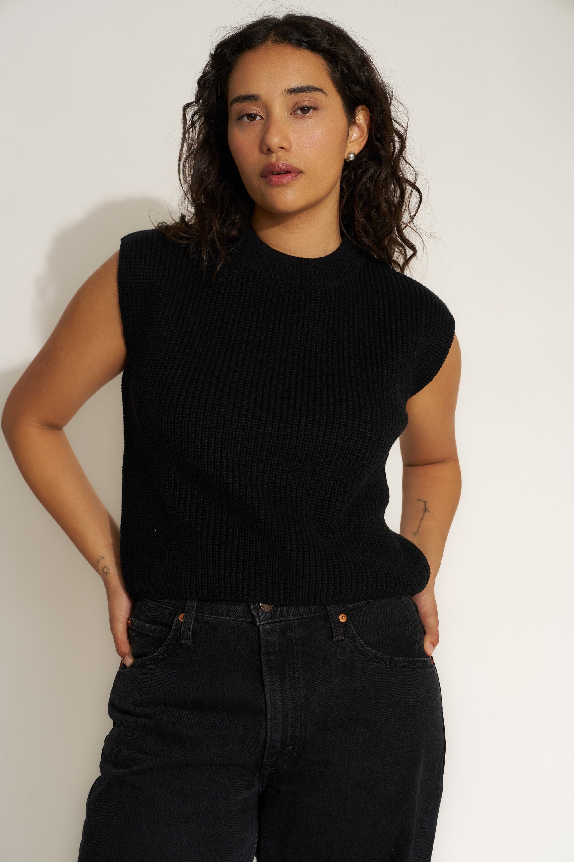 Callahan Knitwear - The Muscle Tee - Black -