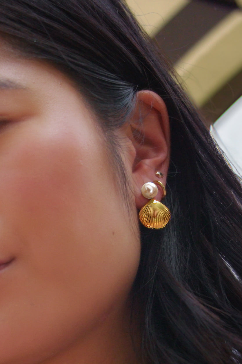 Peter + June - Oasis Studs - Mother of Pearl -