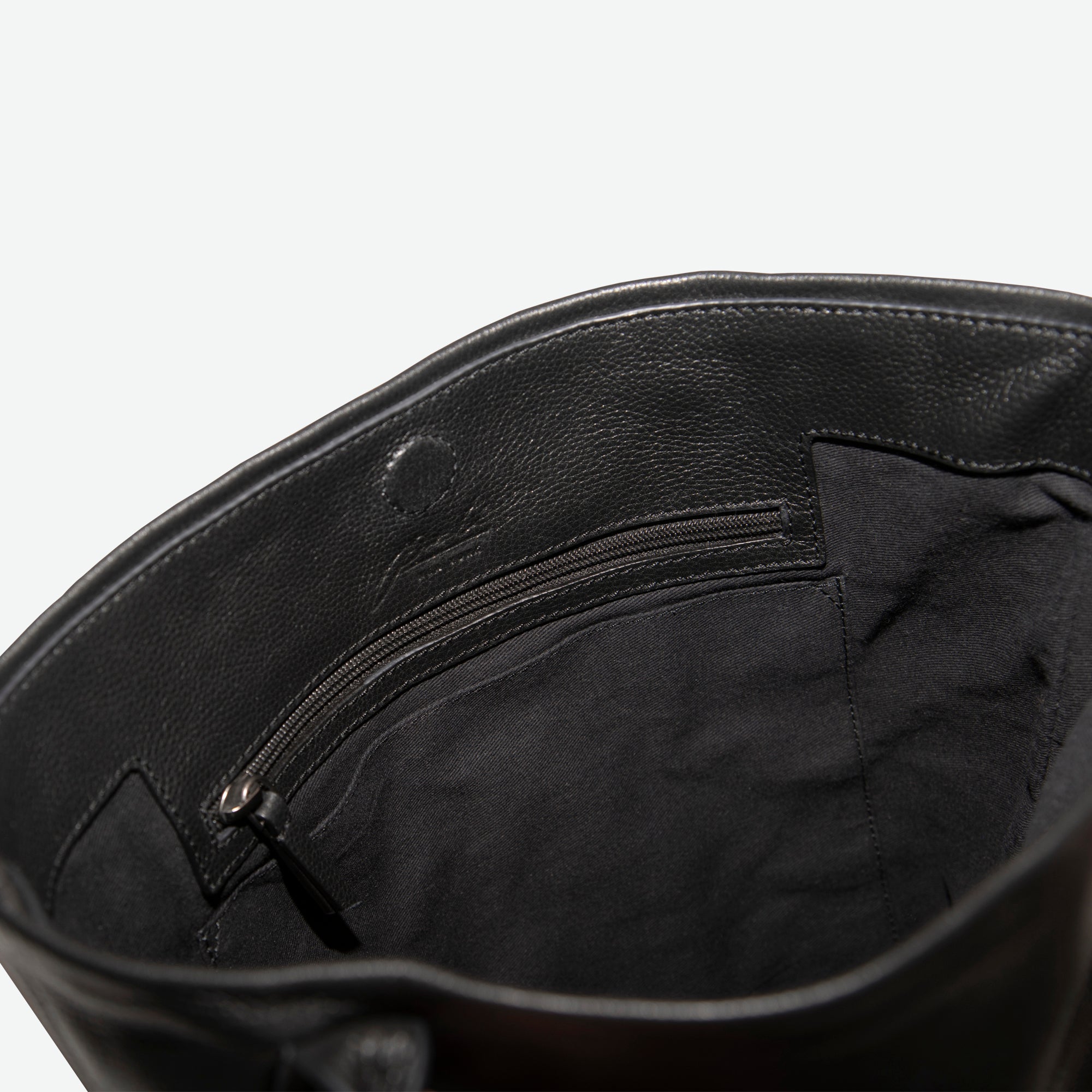Per Lei New York - Waverly Bucket Tote - Black -