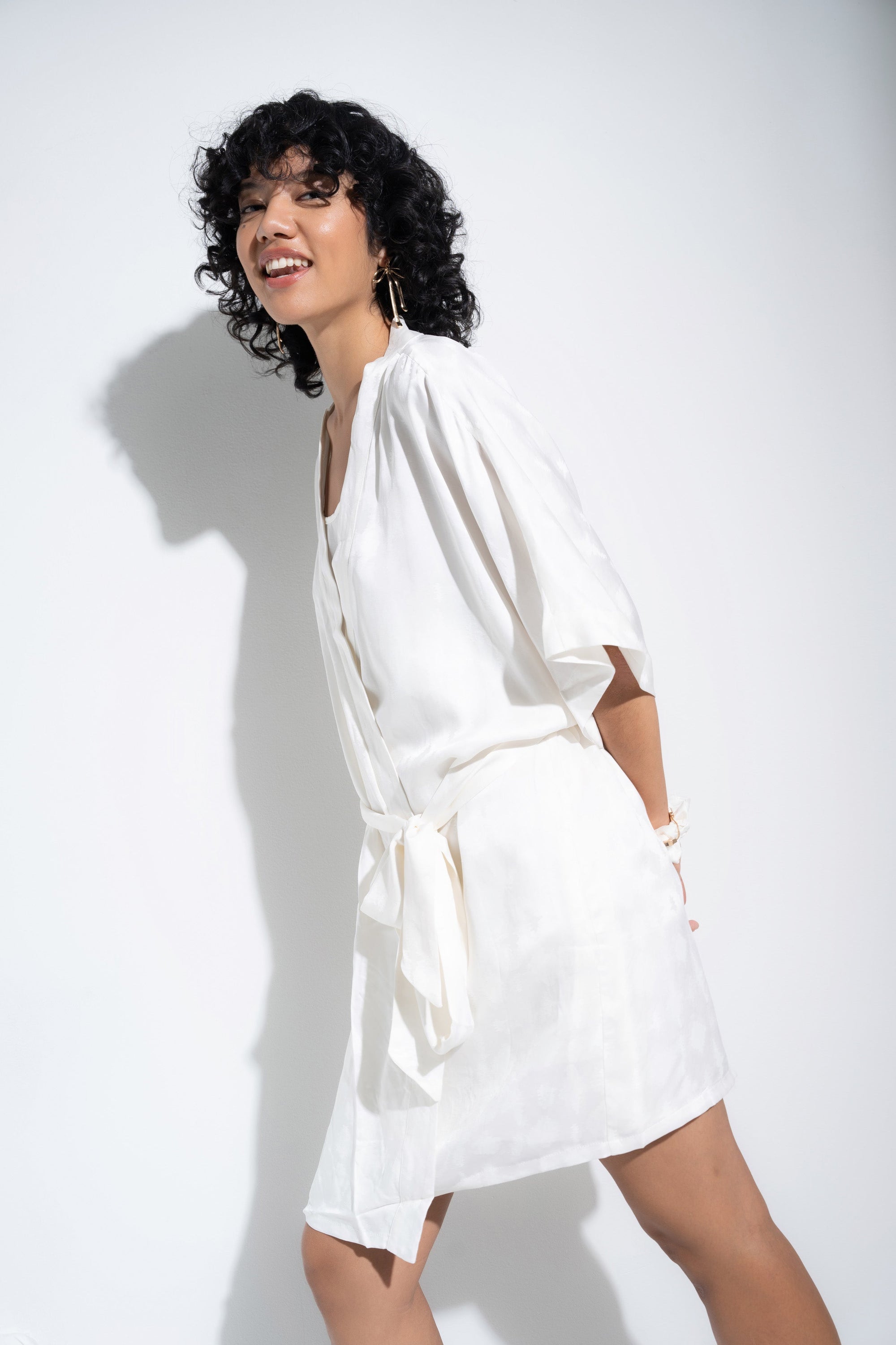 Be Idle - The Short Robe - White -