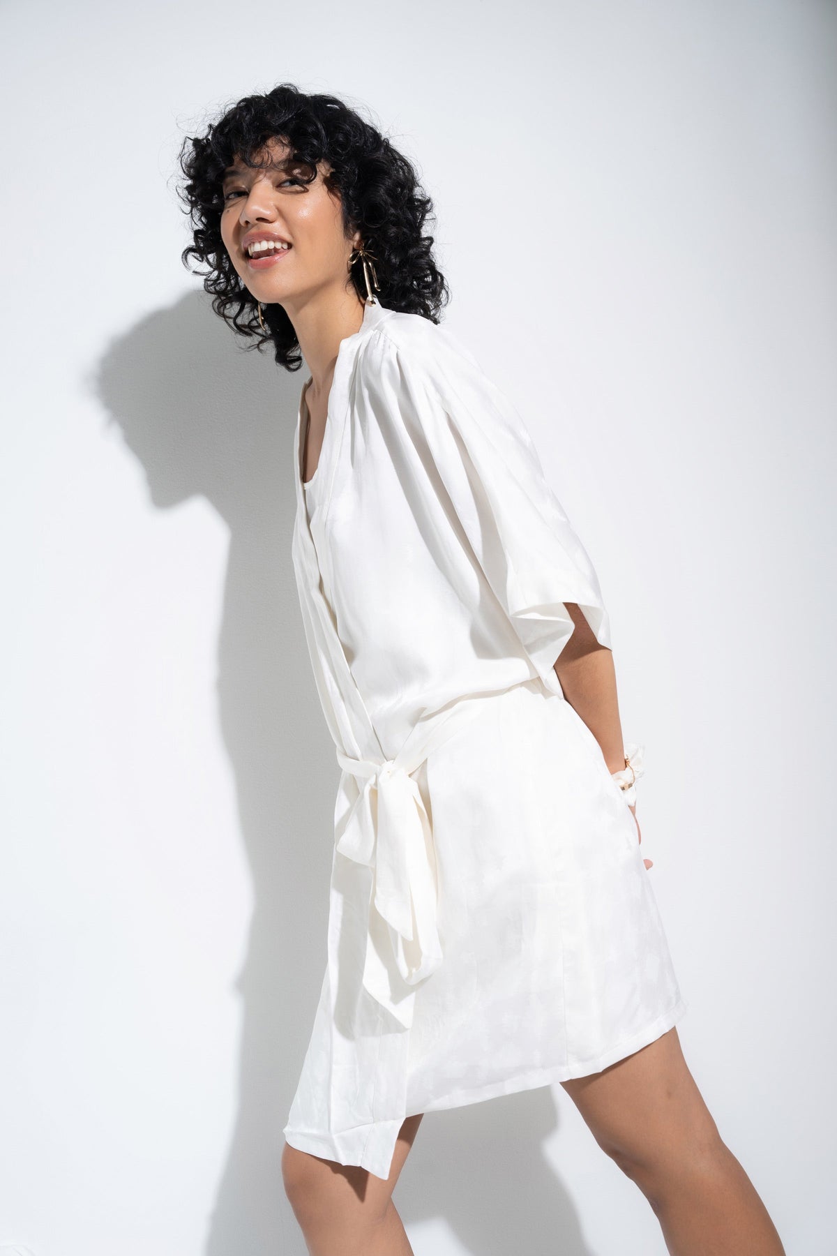 Be Idle - The Short Robe - White -