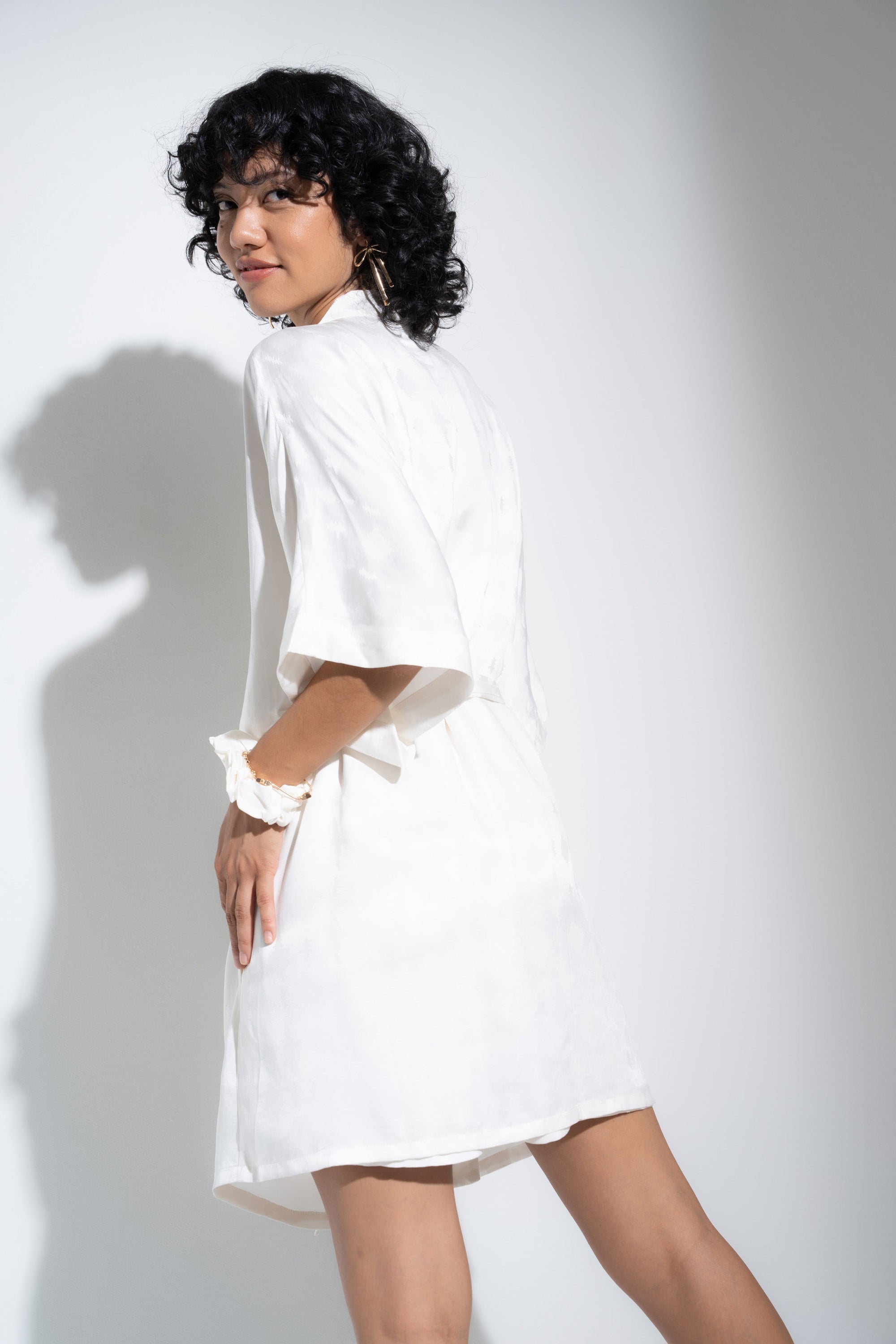 Be Idle - The Short Robe - White -