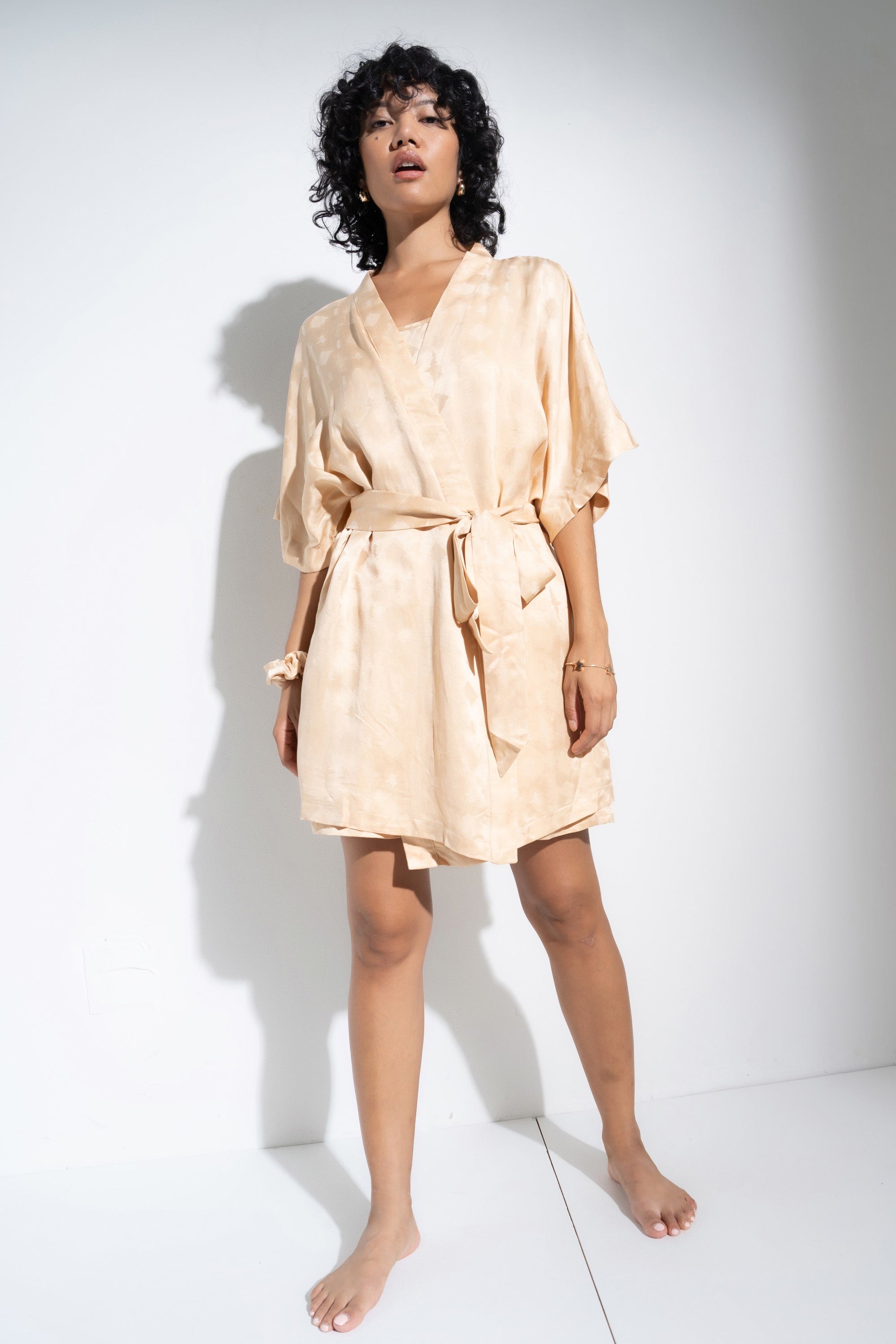 Be Idle - The Short Robe - Creme -
