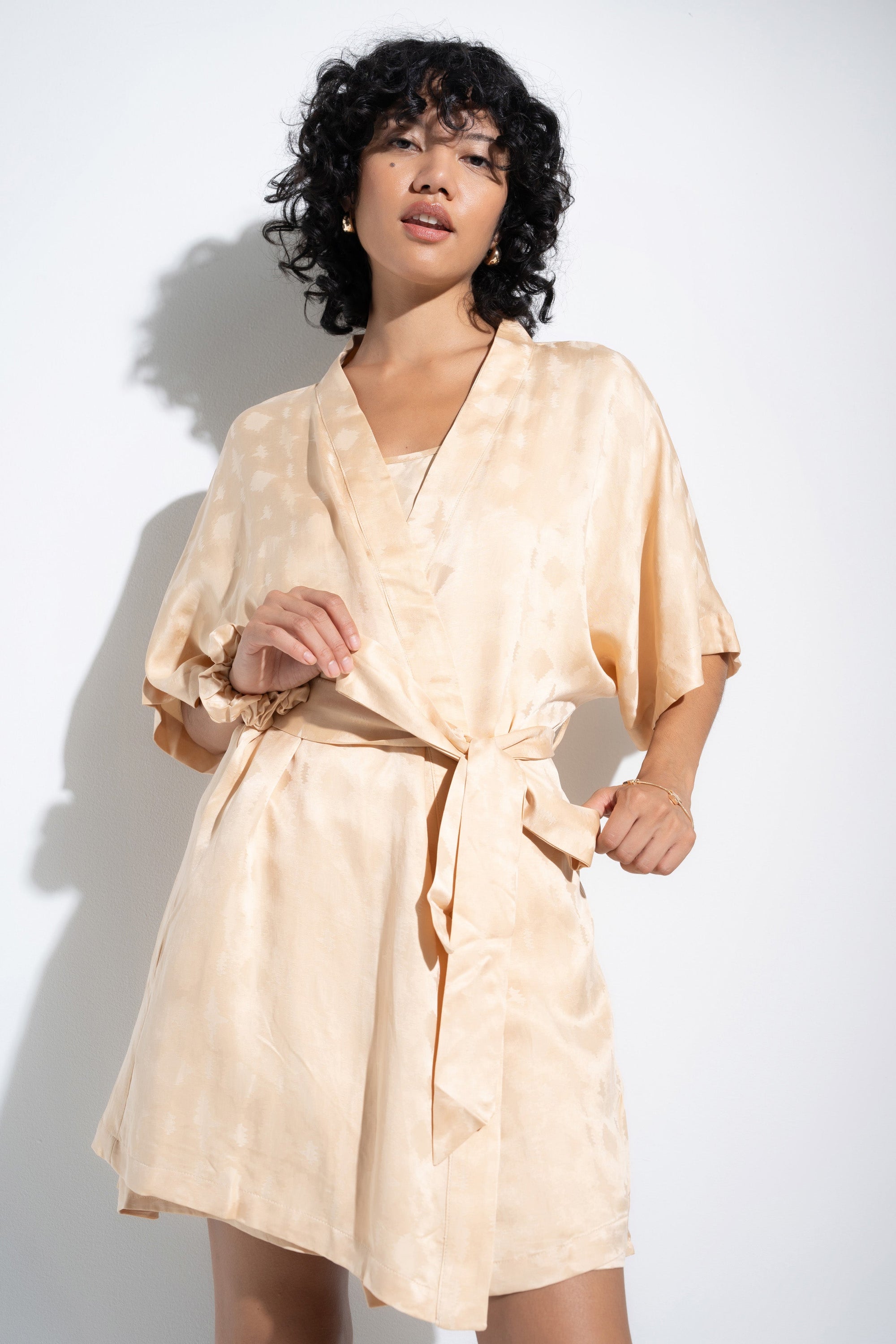Be Idle - The Short Robe - Creme -