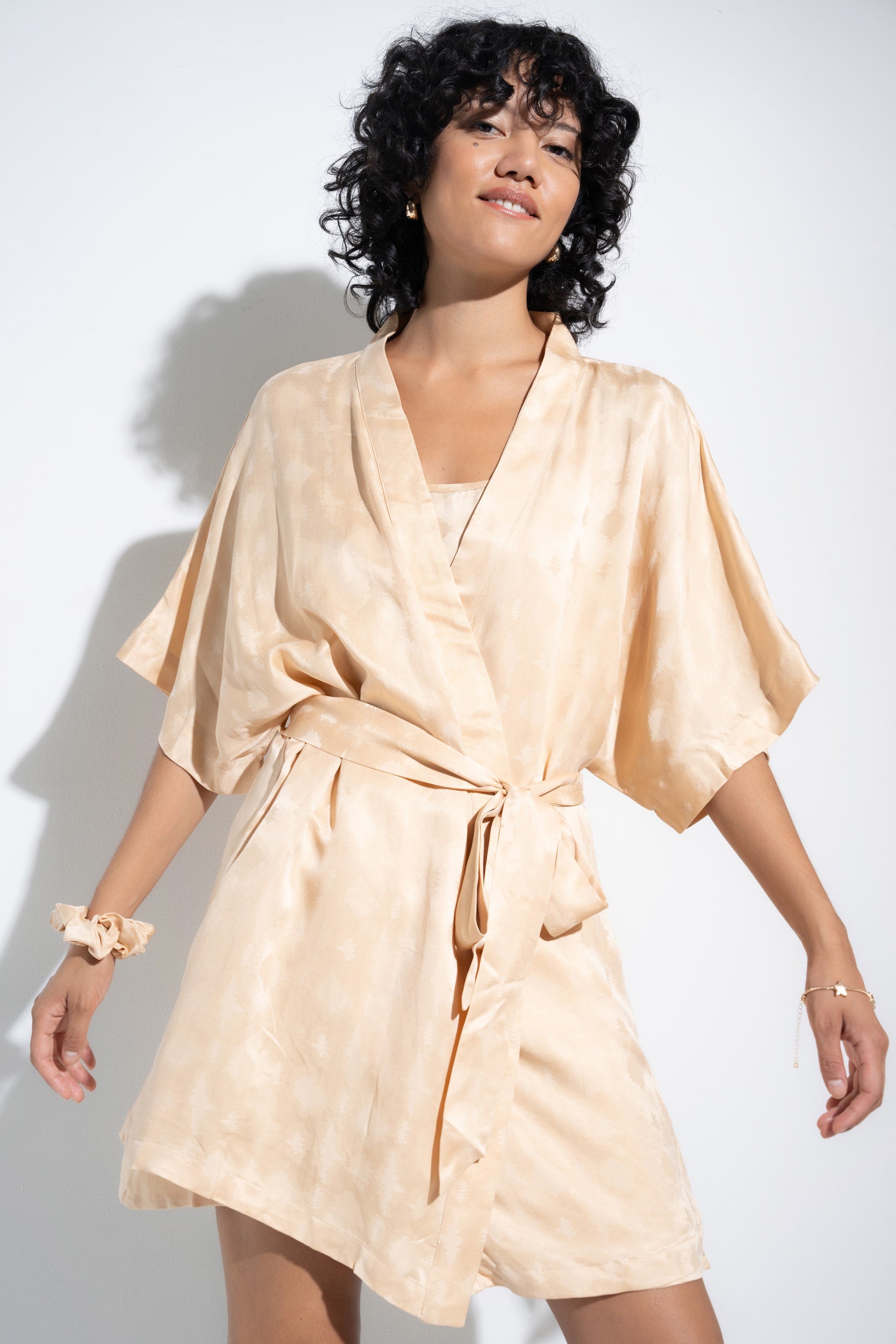 Be Idle - The Short Robe - Creme -