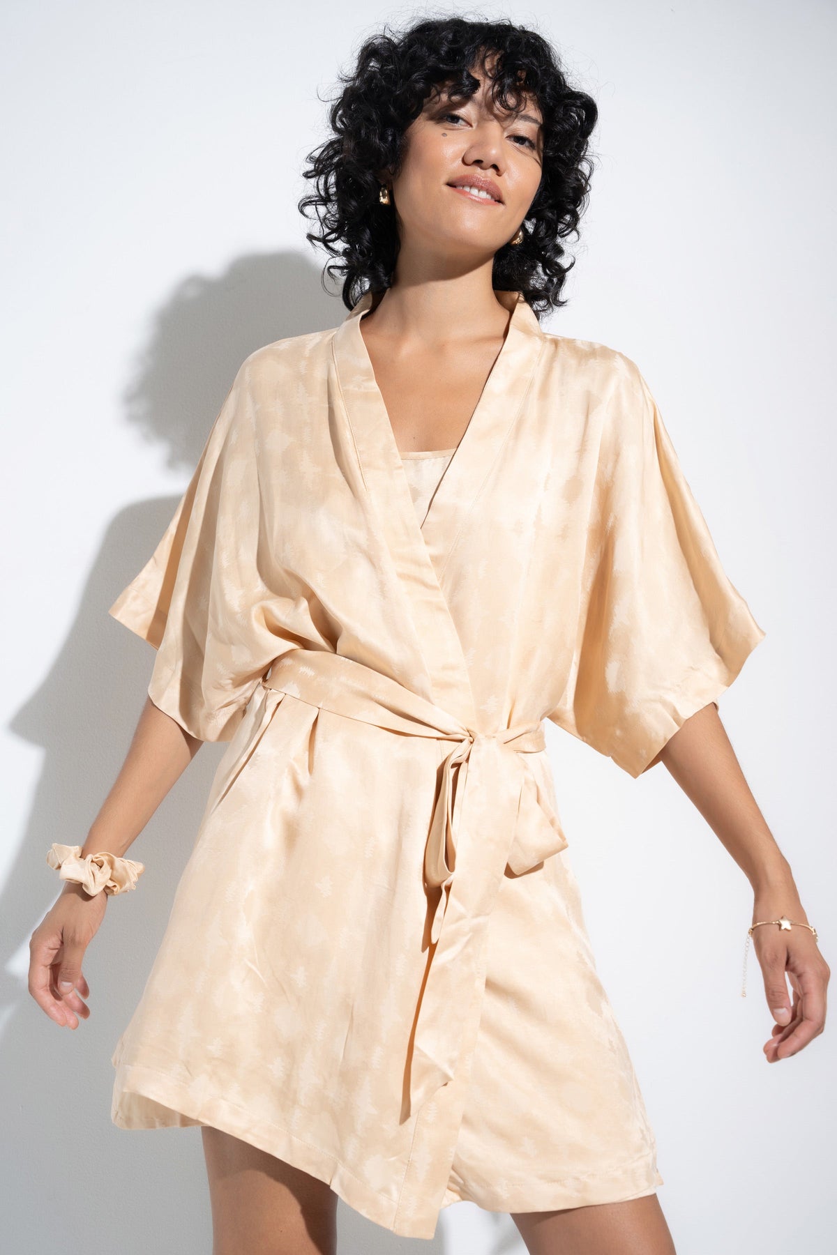 Be Idle - The Short Robe - Creme -