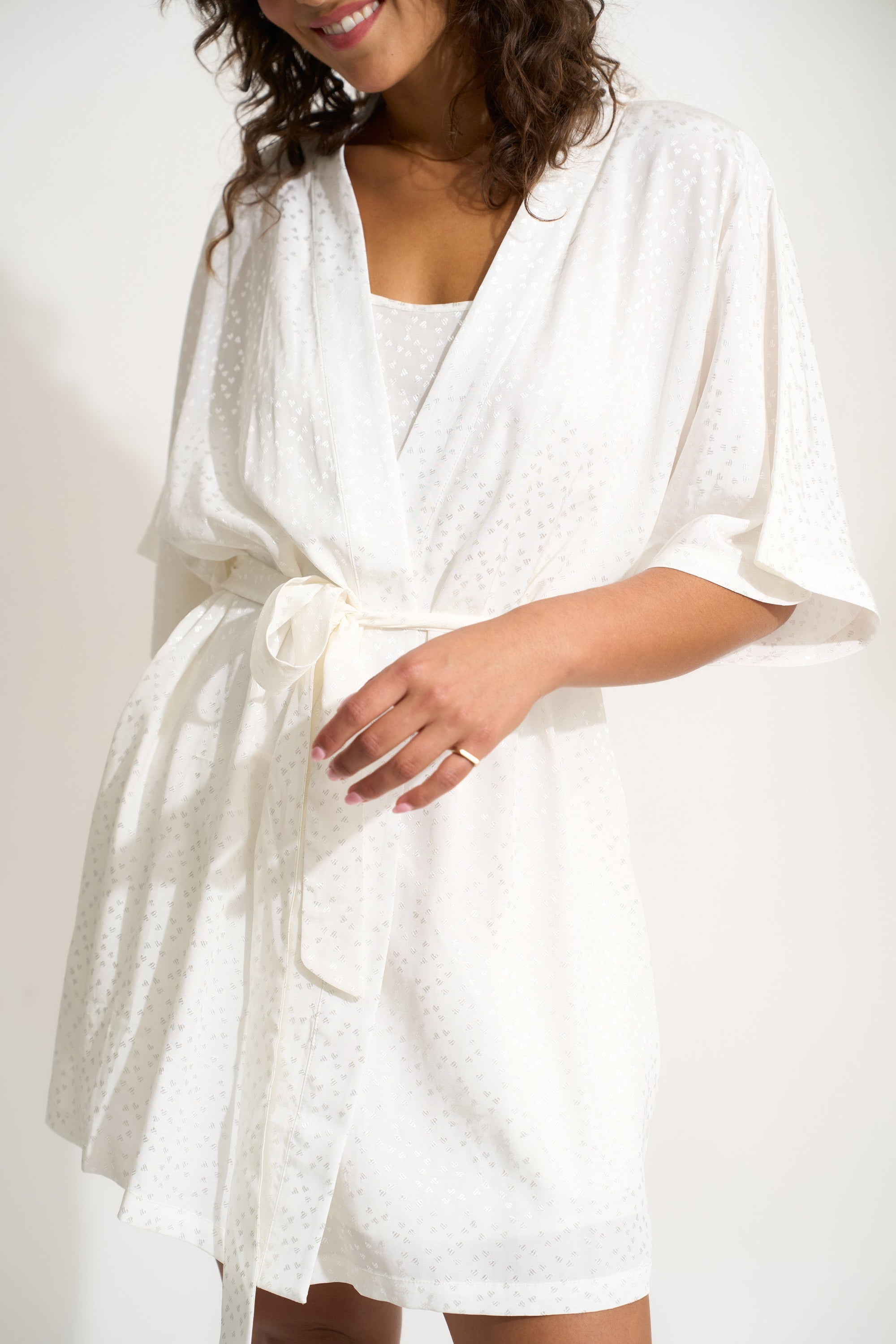 Be Idle - The Short Robe - White -